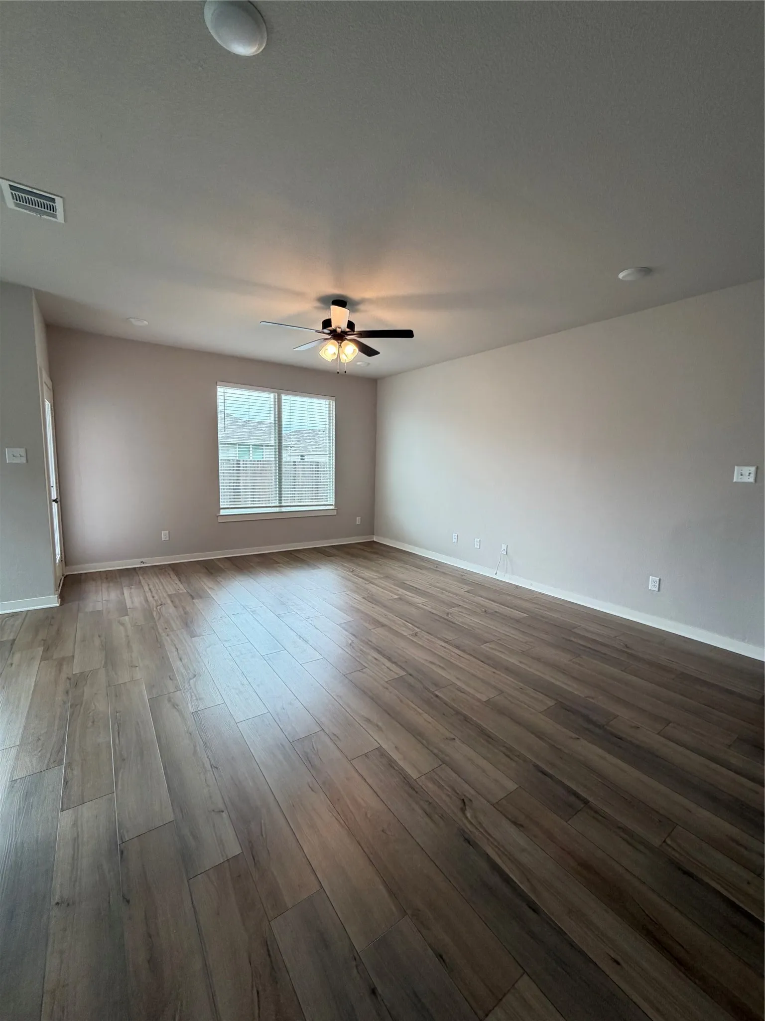 Single Family Residence For Rent in Mc Lennan County , 4220 Centerfire Road, Waco, Texas 76705, 4 Bedroom, 2 Bathroom, 2 Garage spaces, 1,656 Sqft, built in 2024, mls#21401234, Real Estate Agent in Waco, Homes For Rent in Mc Lennan county, Homes For Rent in Waco, Realtor in Waco Texas, Real Estate Brokerage Independent Realty Texas, Luminita Cordes Realtor
