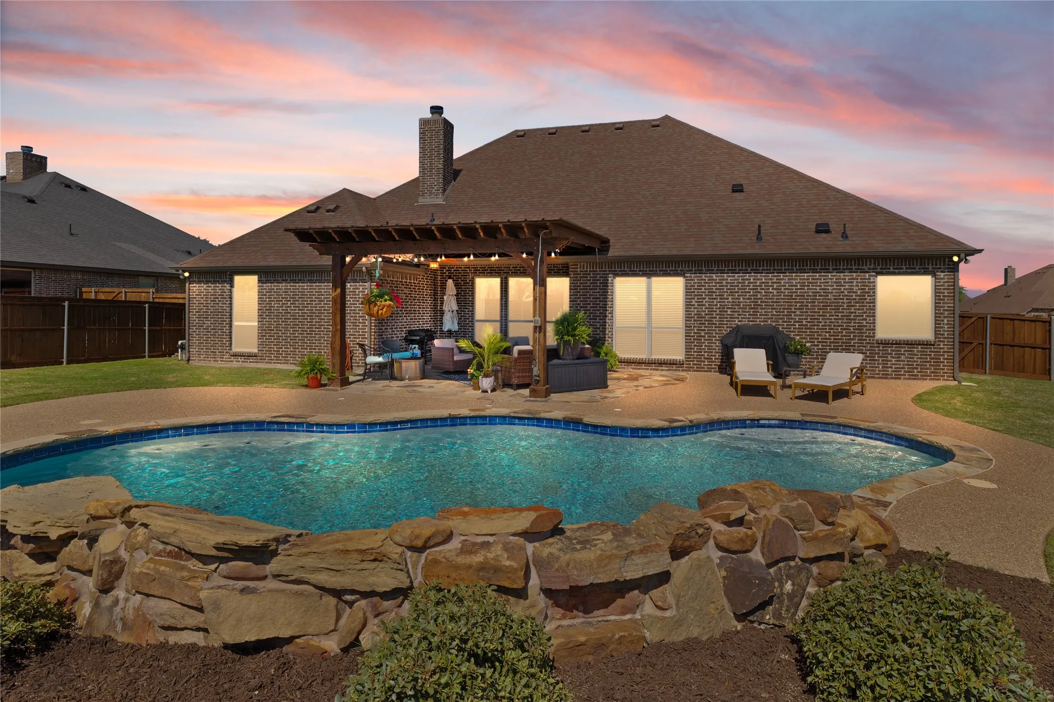 Single Family Residence For Sale in Ellis County , 123 Claremont Drive, Ovilla, Texas 75154, 4 Bedroom, 3 Bathroom, 3 Garage spaces, 2,835 Sqft, built in 2014, mls#21400631, Real Estate Agent in Ovilla, Homes For Sale in Ellis county, Homes For Sale in Ovilla, Realtor in Ovilla Texas, Real Estate Brokerage Independent Realty Texas, Luminita Cordes Realtor