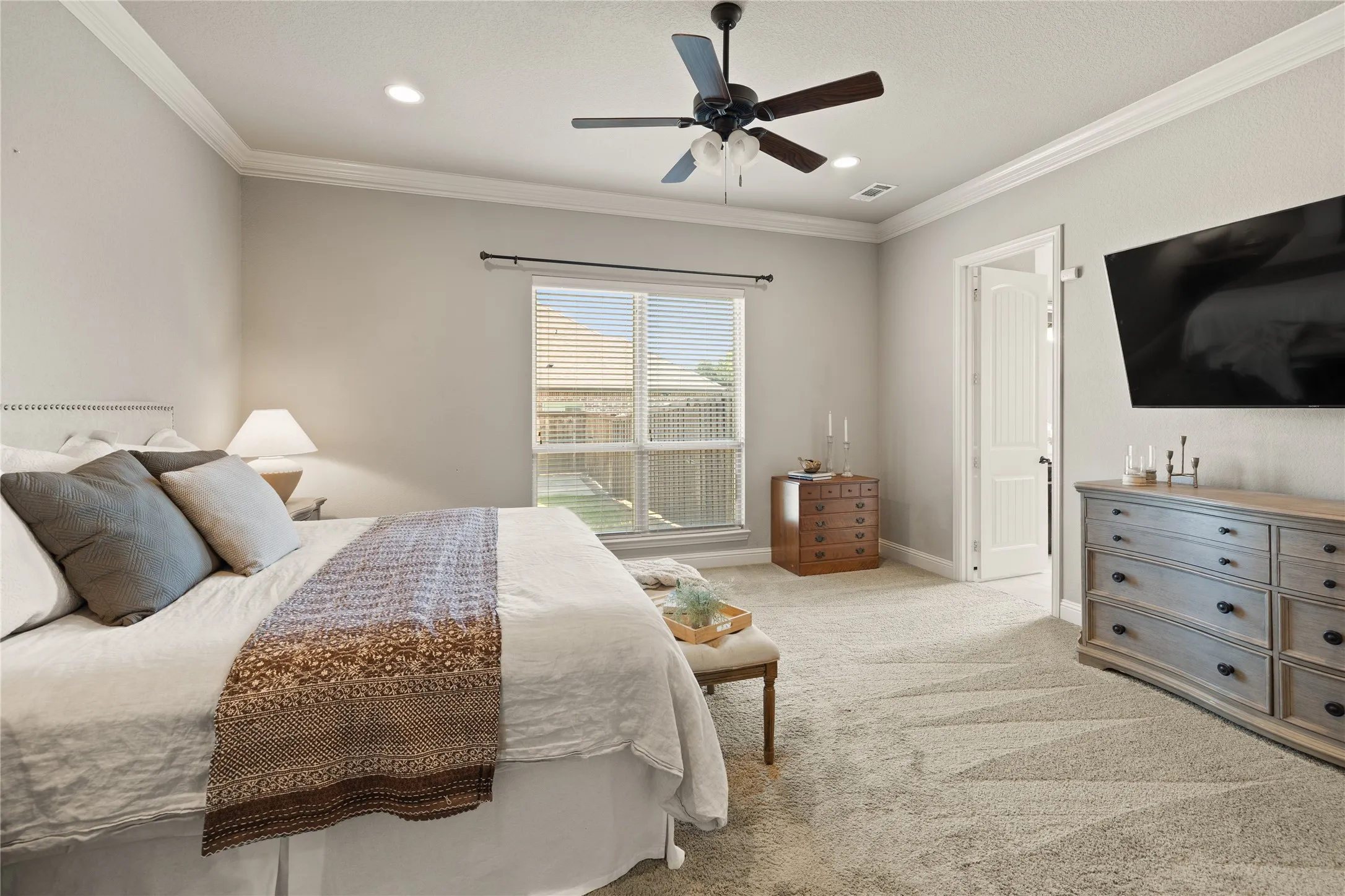 Single Family Residence For Sale in Ellis County , 123 Claremont Drive, Ovilla, Texas 75154, 4 Bedroom, 3 Bathroom, 3 Garage spaces, 2,835 Sqft, built in 2014, mls#21400631, Real Estate Agent in Ovilla, Homes For Sale in Ellis county, Homes For Sale in Ovilla, Realtor in Ovilla Texas, Real Estate Brokerage Independent Realty Texas, Luminita Cordes Realtor