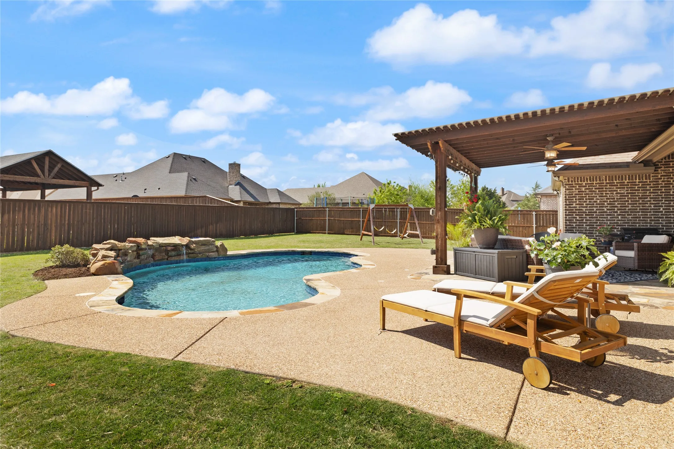 Single Family Residence For Sale in Ellis County , 123 Claremont Drive, Ovilla, Texas 75154, 4 Bedroom, 3 Bathroom, 3 Garage spaces, 2,835 Sqft, built in 2014, mls#21400631, Real Estate Agent in Ovilla, Homes For Sale in Ellis county, Homes For Sale in Ovilla, Realtor in Ovilla Texas, Real Estate Brokerage Independent Realty Texas, Luminita Cordes Realtor