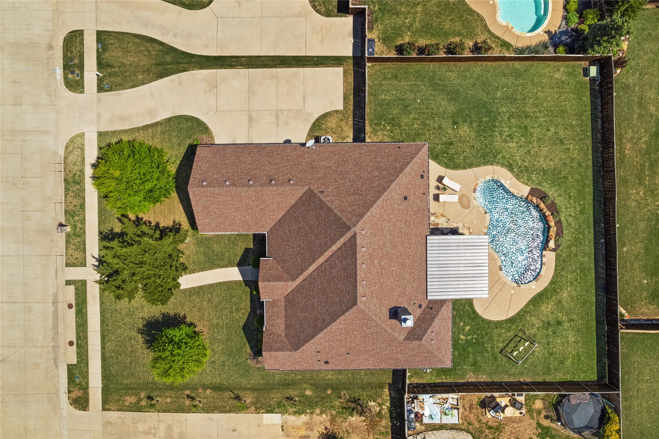 Single Family Residence For Sale in Ellis County , 123 Claremont Drive, Ovilla, Texas 75154, 4 Bedroom, 3 Bathroom, 3 Garage spaces, 2,835 Sqft, built in 2014, mls#21400631, Real Estate Agent in Ovilla, Homes For Sale in Ellis county, Homes For Sale in Ovilla, Realtor in Ovilla Texas, Real Estate Brokerage Independent Realty Texas, Luminita Cordes Realtor