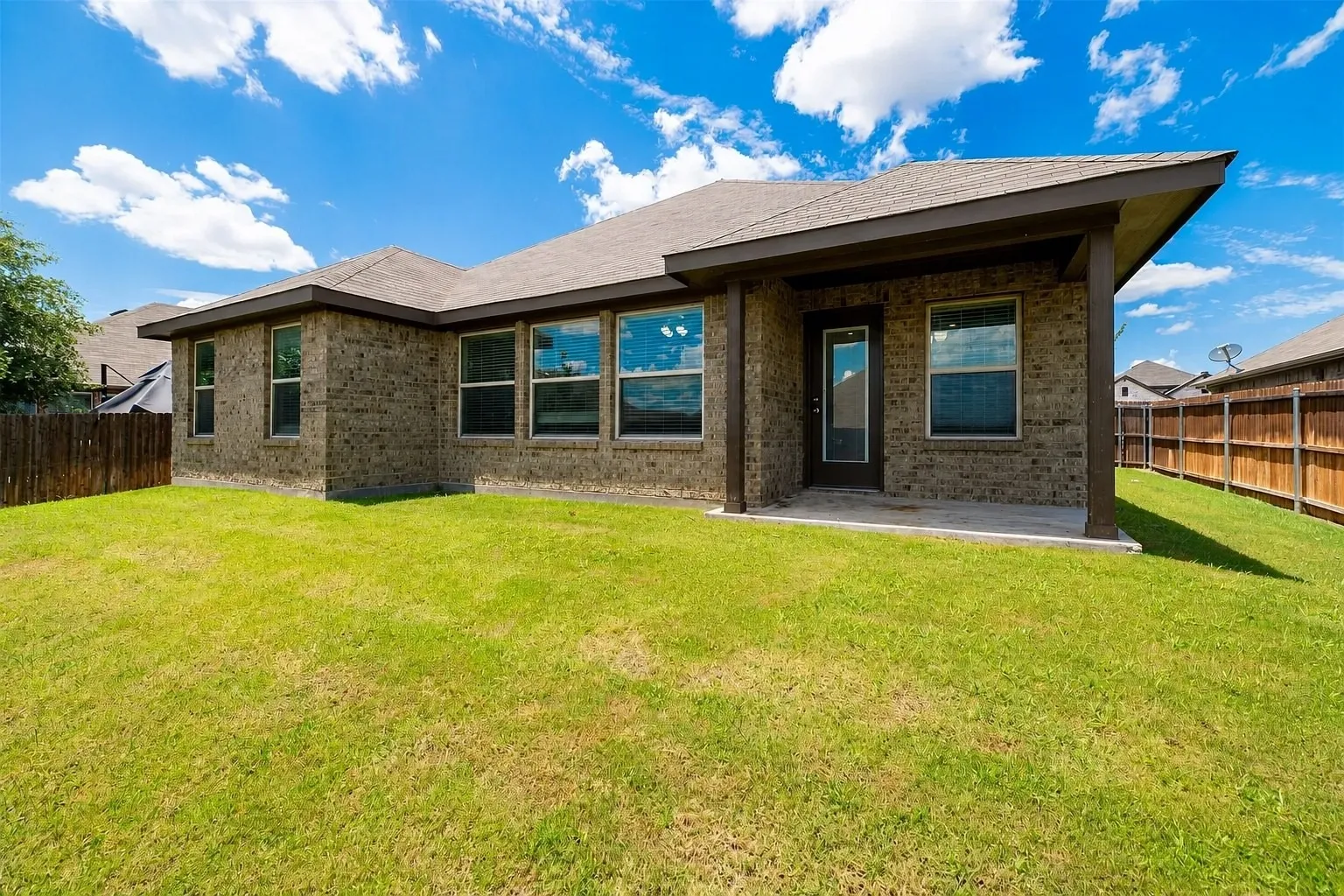 Single Family Residence For Rent in Johnson County , 105 Cheryl Drive, Keene, Texas 76059, 3 Bedroom, 2 Bathroom, 2 Garage spaces, 1,859 Sqft, built in 2021, mls#21401881, Real Estate Agent in Keene, Homes For Rent in Johnson county, Homes For Rent in Keene, Realtor in Keene Texas, Real Estate Brokerage Independent Realty Texas, Luminita Cordes Realtor