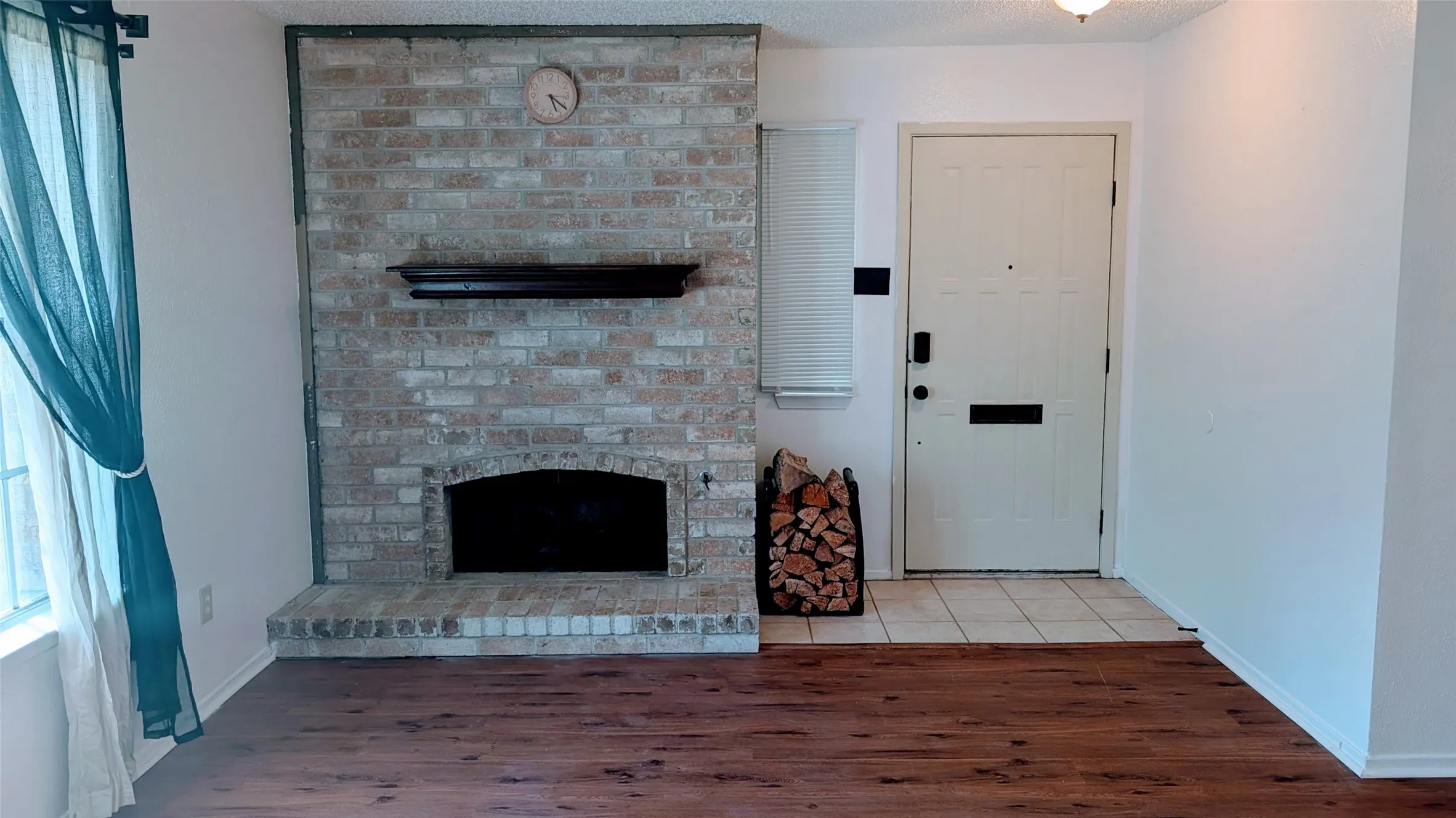 Townhouse For Sale in Dallas County , 4426 Wind River Lane, Garland, Texas 75042, 2 Bedroom, 2 Bathroom, 2 Garage spaces, 1,279 Sqft, built in 1981, mls#21401882, Real Estate Agent in Garland, Homes For Sale in Dallas county, Homes For Sale in Garland, Realtor in Garland Texas, Real Estate Brokerage Independent Realty Texas, Luminita Cordes Realtor
