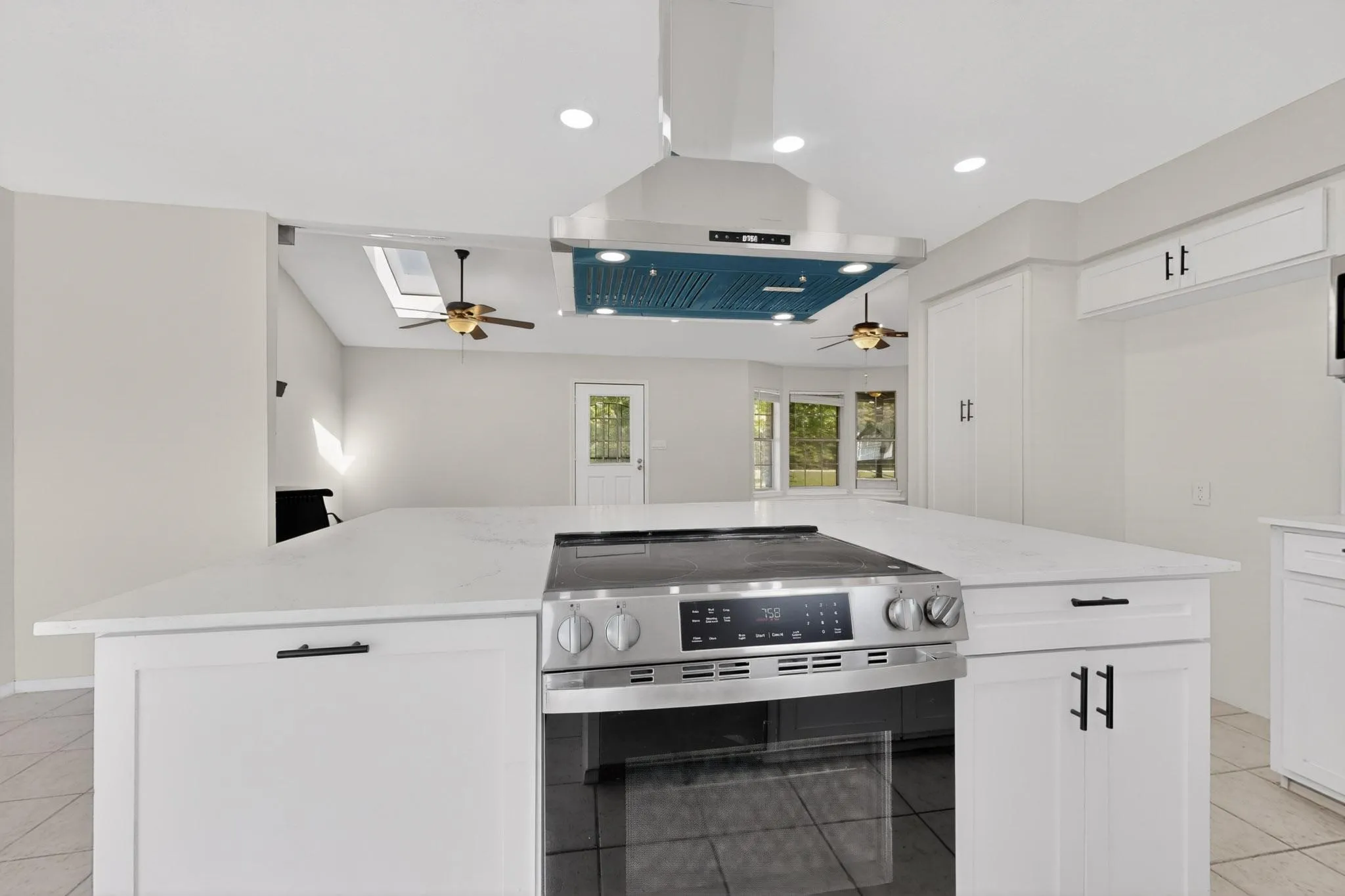 Single Family Residence For Sale in Hunt County , 529 Morris Lane, Greenville, Texas 75402, 4 Bedroom, 3 Bathroom, 3 Garage spaces, 2,818 Sqft, built in 1999, mls#21401883, Real Estate Agent in Greenville, Homes For Sale in Hunt county, Homes For Sale in Greenville, Realtor in Greenville Texas, Real Estate Brokerage Independent Realty Texas, Luminita Cordes Realtor