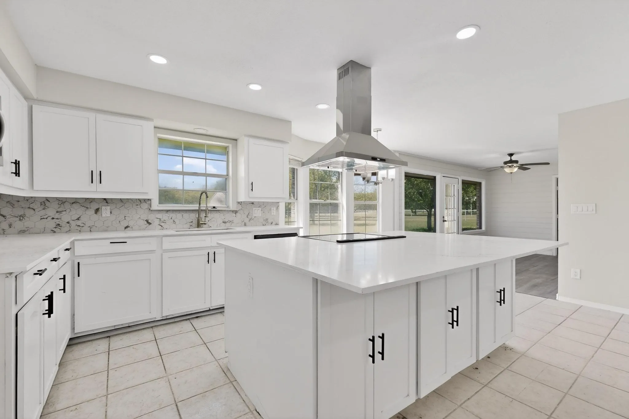 Single Family Residence For Sale in Hunt County , 529 Morris Lane, Greenville, Texas 75402, 4 Bedroom, 3 Bathroom, 3 Garage spaces, 2,818 Sqft, built in 1999, mls#21401883, Real Estate Agent in Greenville, Homes For Sale in Hunt county, Homes For Sale in Greenville, Realtor in Greenville Texas, Real Estate Brokerage Independent Realty Texas, Luminita Cordes Realtor