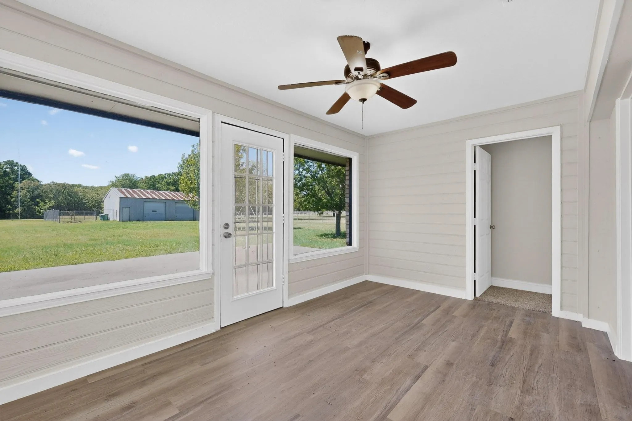 Single Family Residence For Sale in Hunt County , 529 Morris Lane, Greenville, Texas 75402, 4 Bedroom, 3 Bathroom, 3 Garage spaces, 2,818 Sqft, built in 1999, mls#21401883, Real Estate Agent in Greenville, Homes For Sale in Hunt county, Homes For Sale in Greenville, Realtor in Greenville Texas, Real Estate Brokerage Independent Realty Texas, Luminita Cordes Realtor