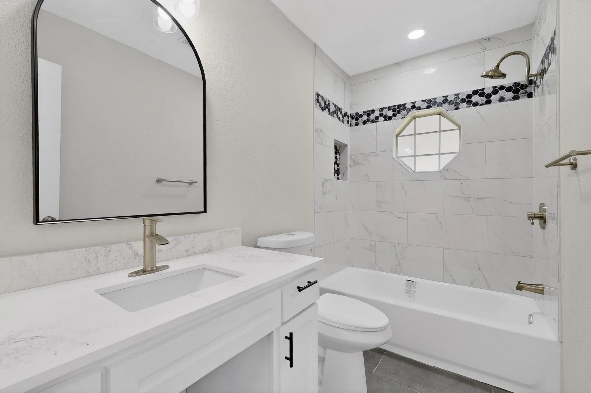 Single Family Residence For Sale in Hunt County , 529 Morris Lane, Greenville, Texas 75402, 4 Bedroom, 3 Bathroom, 3 Garage spaces, 2,818 Sqft, built in 1999, mls#21401883, Real Estate Agent in Greenville, Homes For Sale in Hunt county, Homes For Sale in Greenville, Realtor in Greenville Texas, Real Estate Brokerage Independent Realty Texas, Luminita Cordes Realtor