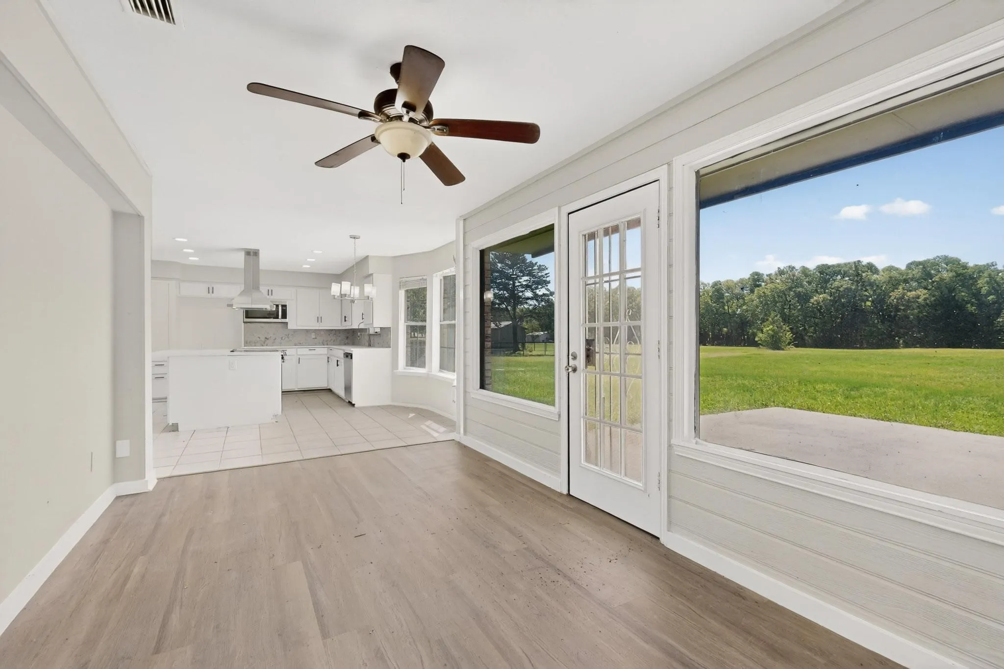 Single Family Residence For Sale in Hunt County , 529 Morris Lane, Greenville, Texas 75402, 4 Bedroom, 3 Bathroom, 3 Garage spaces, 2,818 Sqft, built in 1999, mls#21401883, Real Estate Agent in Greenville, Homes For Sale in Hunt county, Homes For Sale in Greenville, Realtor in Greenville Texas, Real Estate Brokerage Independent Realty Texas, Luminita Cordes Realtor