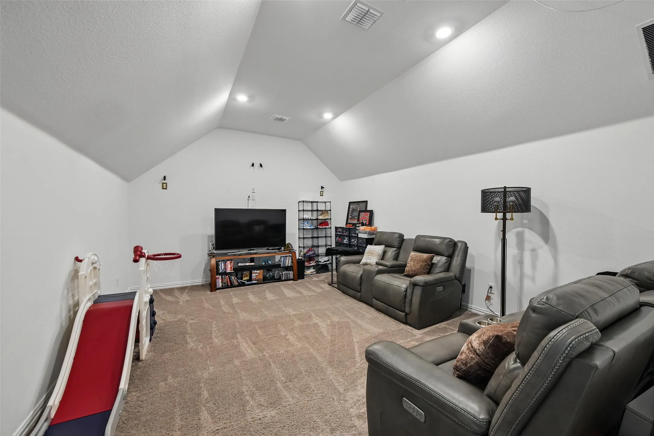 Single Family Residence For Sale in Tarrant County , 1477 Shooting Star Drive, Haslet, Texas 76052, 5 Bedroom, 4 Bathroom, 2 Garage spaces, 3,808 Sqft, built in 2021, mls#21351175, Real Estate Agent in Haslet, Homes For Sale in Tarrant county, Homes For Sale in Haslet, Realtor in Haslet Texas, Real Estate Brokerage Independent Realty Texas, Luminita Cordes Realtor