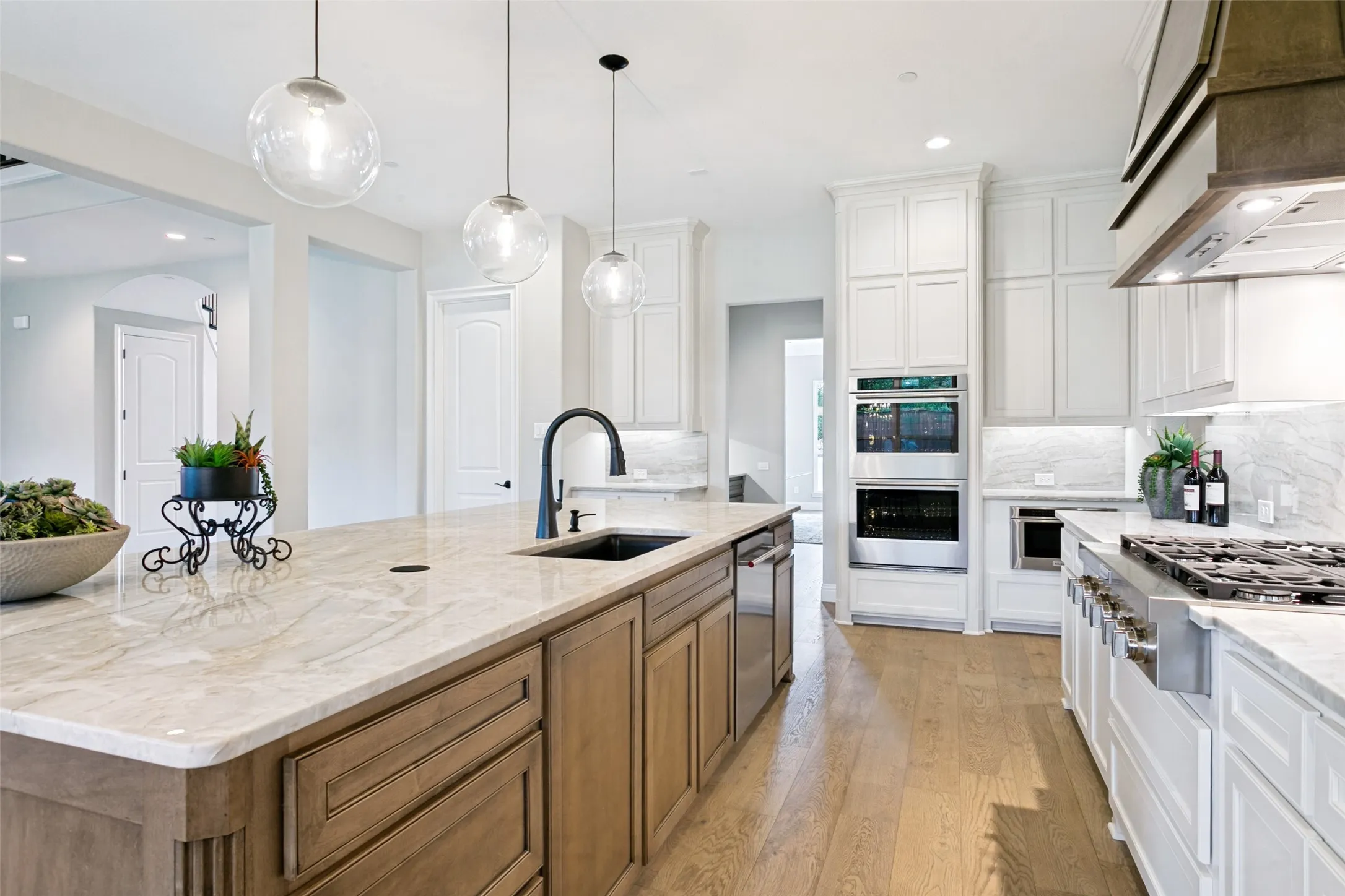 Enjoy Cooking in This Kitchen.