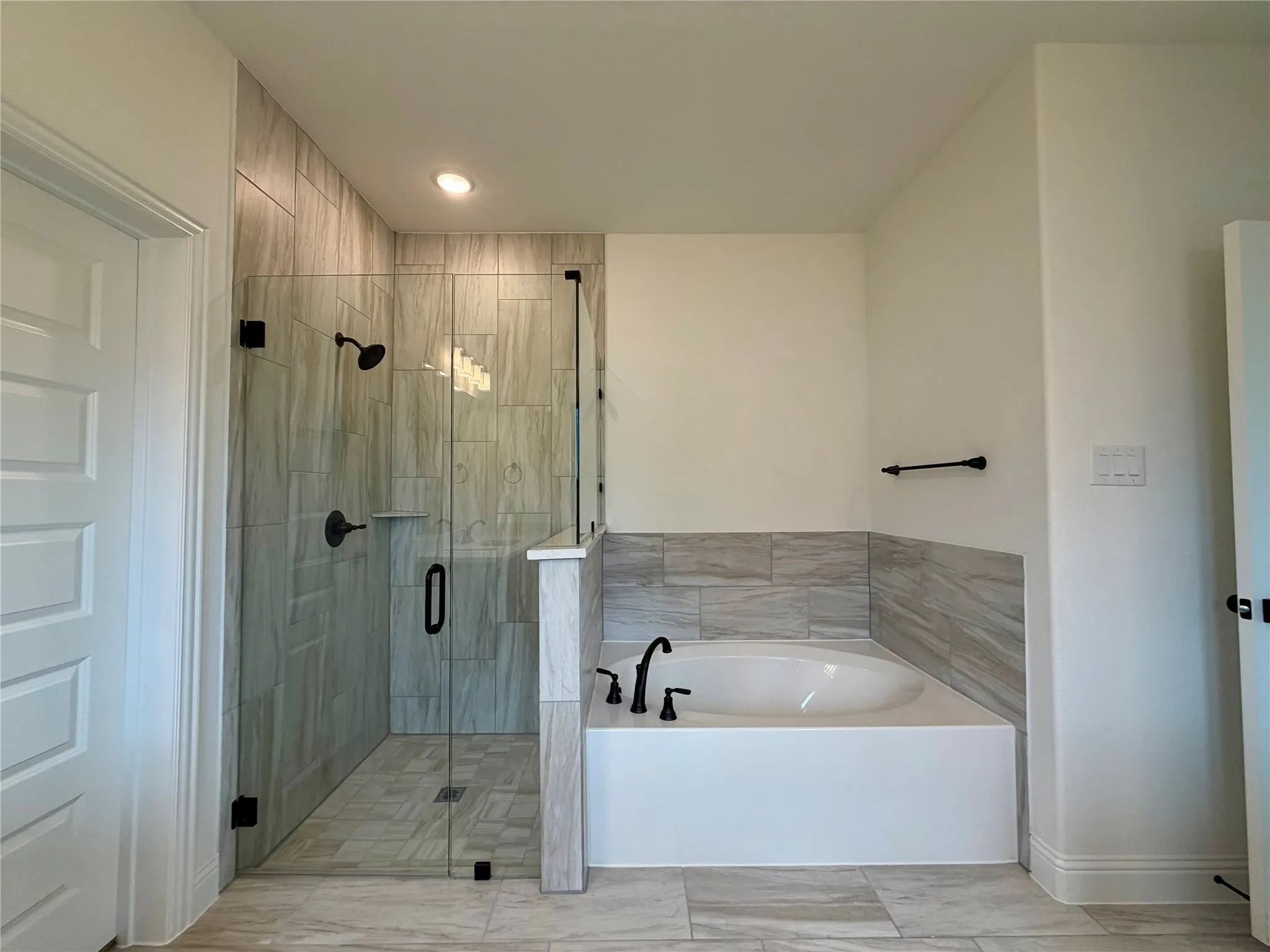 Single Family Residence For Sale in Hunt County , 310 Devonshire Drive, Greenville, Texas 75401, 5 Bedroom, 4 Bathroom, 2 Garage spaces, 3,661 Sqft, built in 2025, mls#21373237, Real Estate Agent in Greenville, Homes For Sale in Hunt county, Homes For Sale in Greenville, Realtor in Greenville Texas, Real Estate Brokerage Independent Realty Texas, Luminita Cordes Realtor