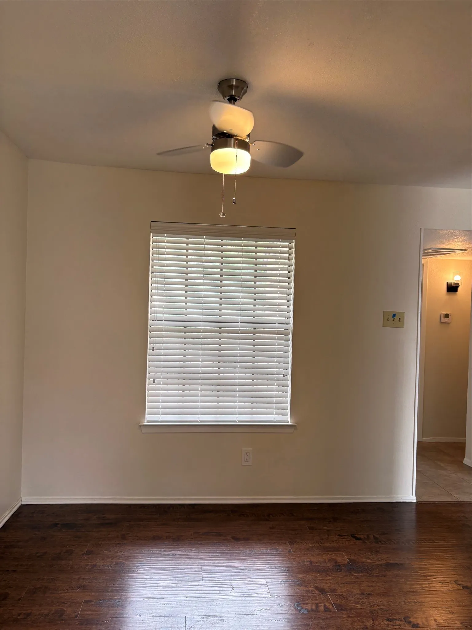 Condominium For Rent in Dallas County , 5335 BENT TREE FOREST Drive 288, Dallas, Texas 75248, 1 Bedroom, 1 Bathroom, Garage spaces, 687 Sqft, built in 1981, mls#21401885, Real Estate Agent in Dallas, Homes For Rent in Dallas county, Homes For Rent in Dallas, Realtor in Dallas Texas, Real Estate Brokerage Independent Realty Texas, Luminita Cordes Realtor