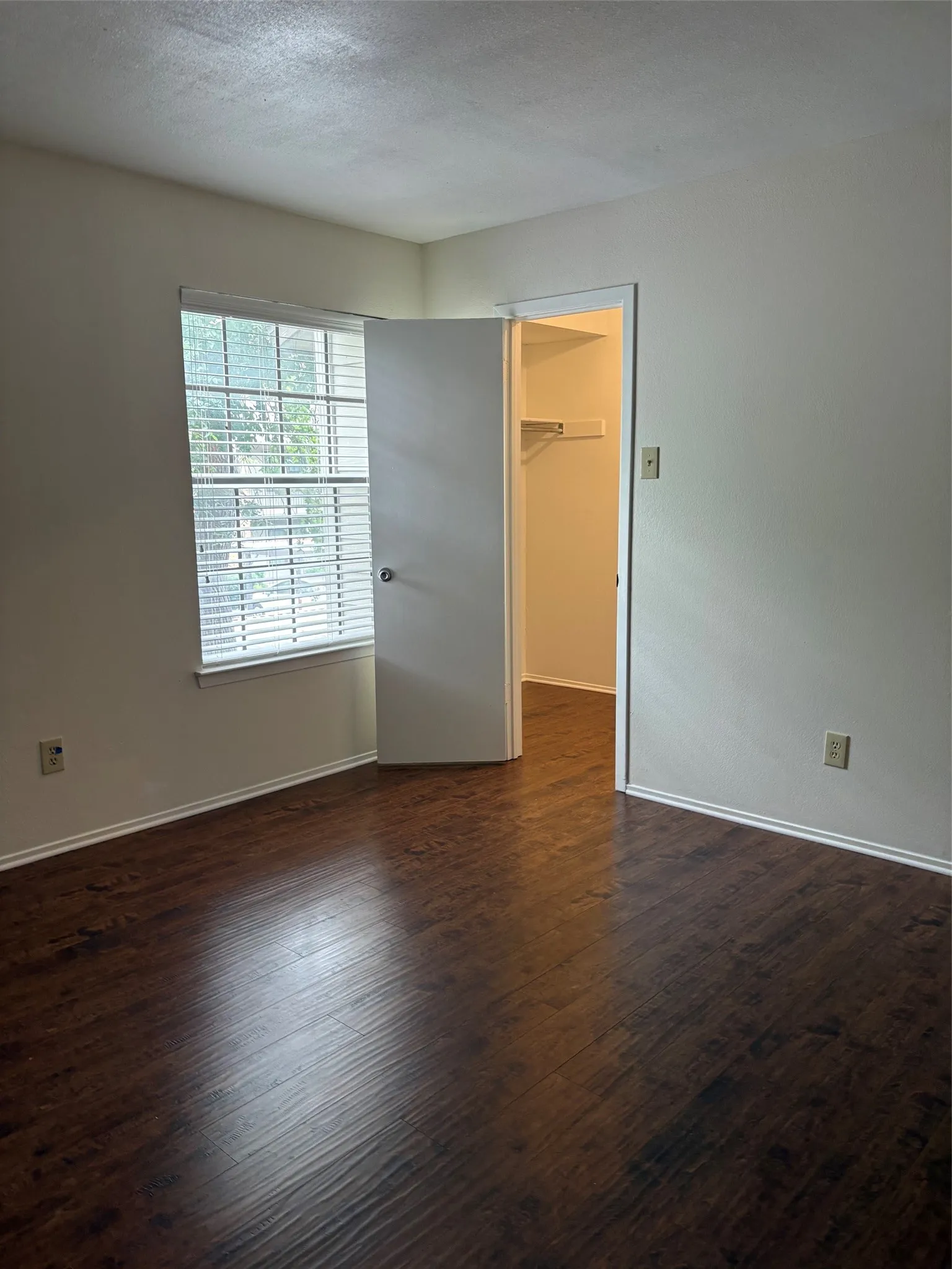 Condominium For Rent in Dallas County , 5335 BENT TREE FOREST Drive 288, Dallas, Texas 75248, 1 Bedroom, 1 Bathroom, Garage spaces, 687 Sqft, built in 1981, mls#21401885, Real Estate Agent in Dallas, Homes For Rent in Dallas county, Homes For Rent in Dallas, Realtor in Dallas Texas, Real Estate Brokerage Independent Realty Texas, Luminita Cordes Realtor