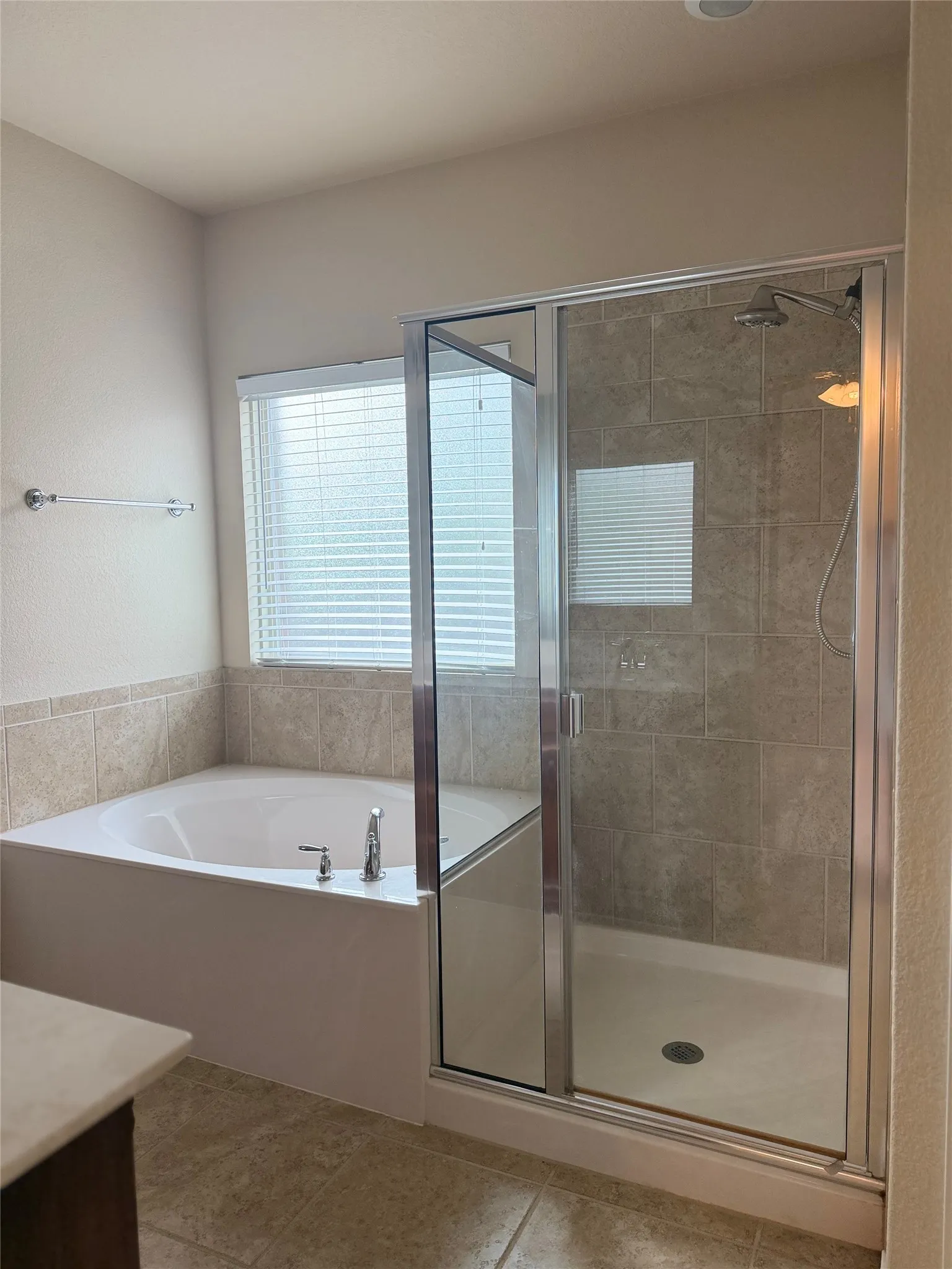 Single Family Residence For Sale in Parker County , 1220 Scott Drive, Weatherford, Texas 76087, 3 Bedroom, 2 Bathroom, 2 Garage spaces, 1,616 Sqft, built in 2015, mls#21401056, Real Estate Agent in Weatherford, Homes For Sale in Parker county, Homes For Sale in Weatherford, Realtor in Weatherford Texas, Real Estate Brokerage Independent Realty Texas, Luminita Cordes Realtor