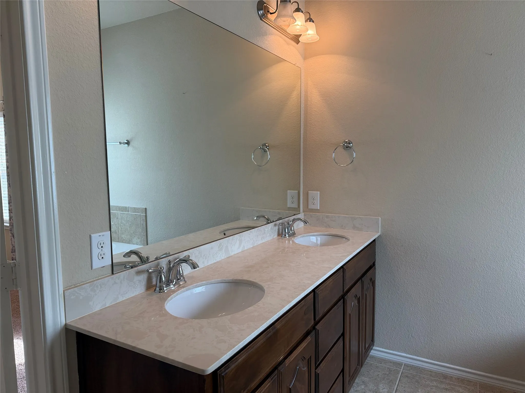 Single Family Residence For Sale in Parker County , 1220 Scott Drive, Weatherford, Texas 76087, 3 Bedroom, 2 Bathroom, 2 Garage spaces, 1,616 Sqft, built in 2015, mls#21401056, Real Estate Agent in Weatherford, Homes For Sale in Parker county, Homes For Sale in Weatherford, Realtor in Weatherford Texas, Real Estate Brokerage Independent Realty Texas, Luminita Cordes Realtor
