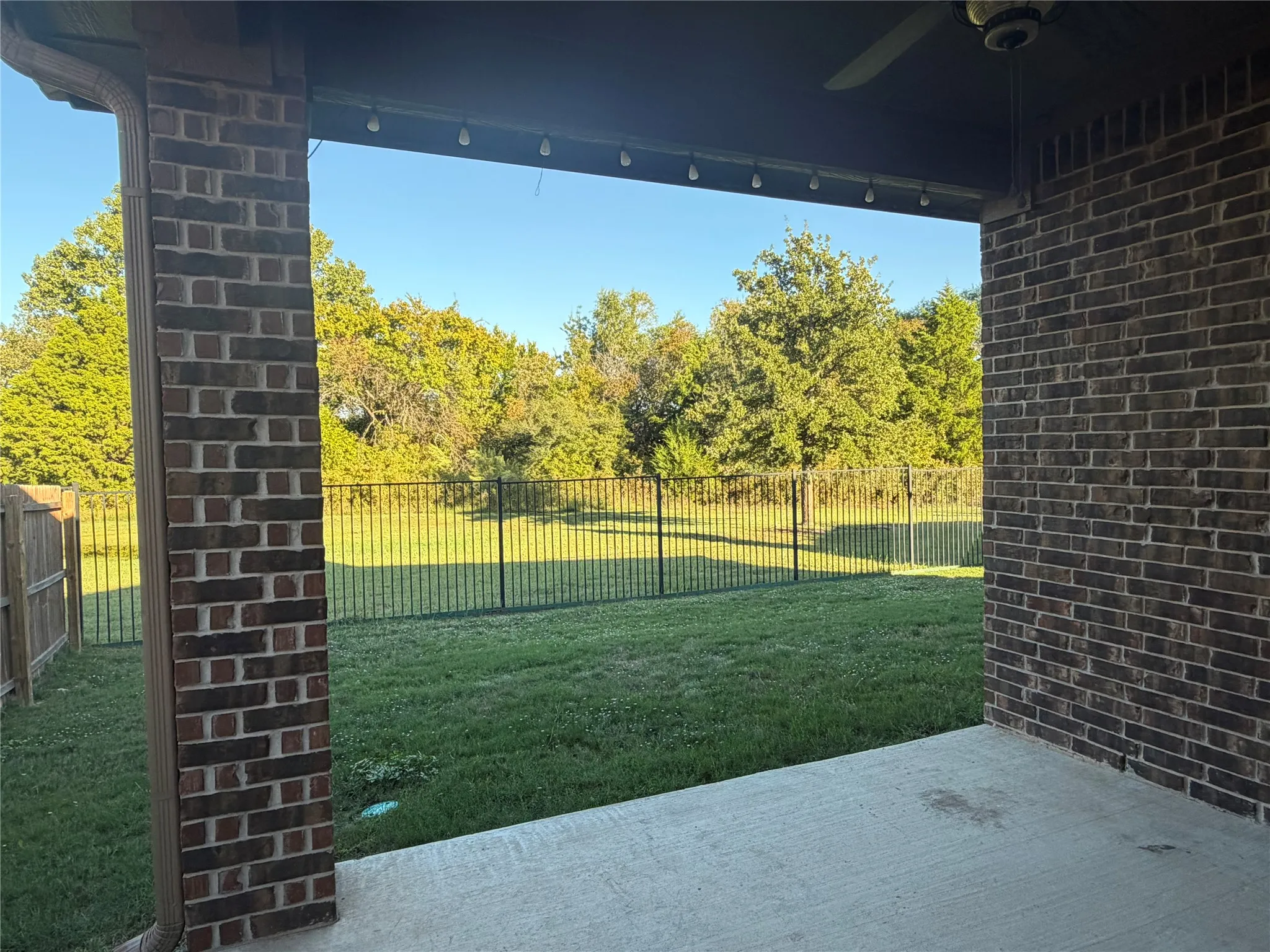 Single Family Residence For Sale in Parker County , 1220 Scott Drive, Weatherford, Texas 76087, 3 Bedroom, 2 Bathroom, 2 Garage spaces, 1,616 Sqft, built in 2015, mls#21401056, Real Estate Agent in Weatherford, Homes For Sale in Parker county, Homes For Sale in Weatherford, Realtor in Weatherford Texas, Real Estate Brokerage Independent Realty Texas, Luminita Cordes Realtor