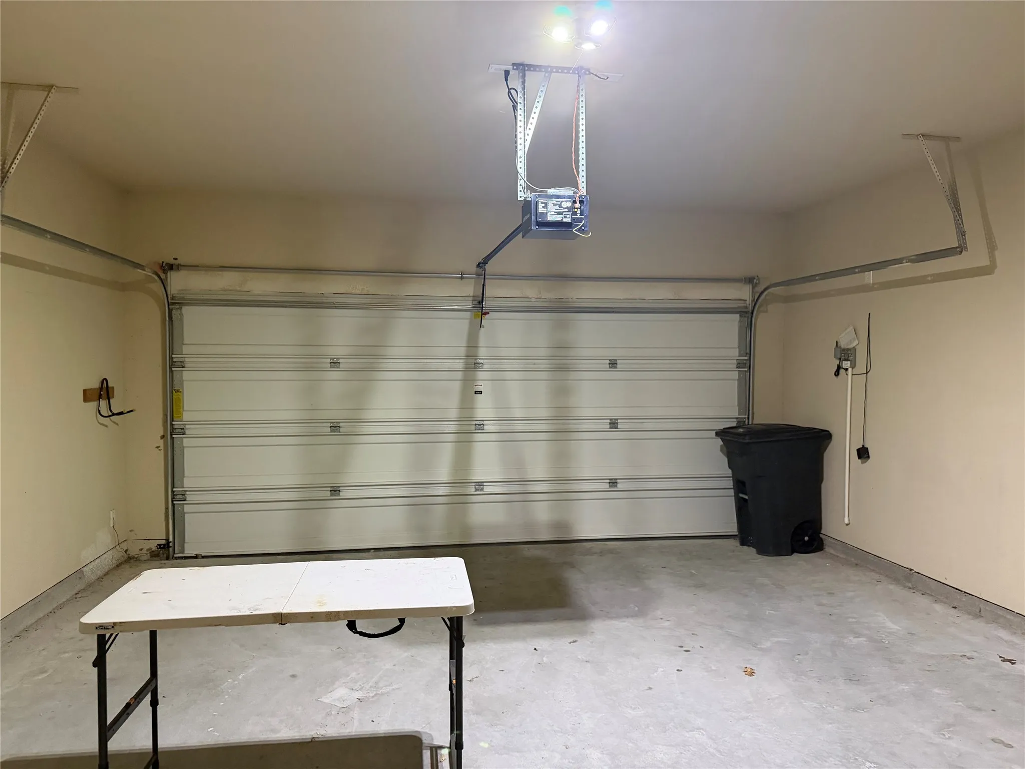 Single Family Residence For Sale in Parker County , 1220 Scott Drive, Weatherford, Texas 76087, 3 Bedroom, 2 Bathroom, 2 Garage spaces, 1,616 Sqft, built in 2015, mls#21401056, Real Estate Agent in Weatherford, Homes For Sale in Parker county, Homes For Sale in Weatherford, Realtor in Weatherford Texas, Real Estate Brokerage Independent Realty Texas, Luminita Cordes Realtor