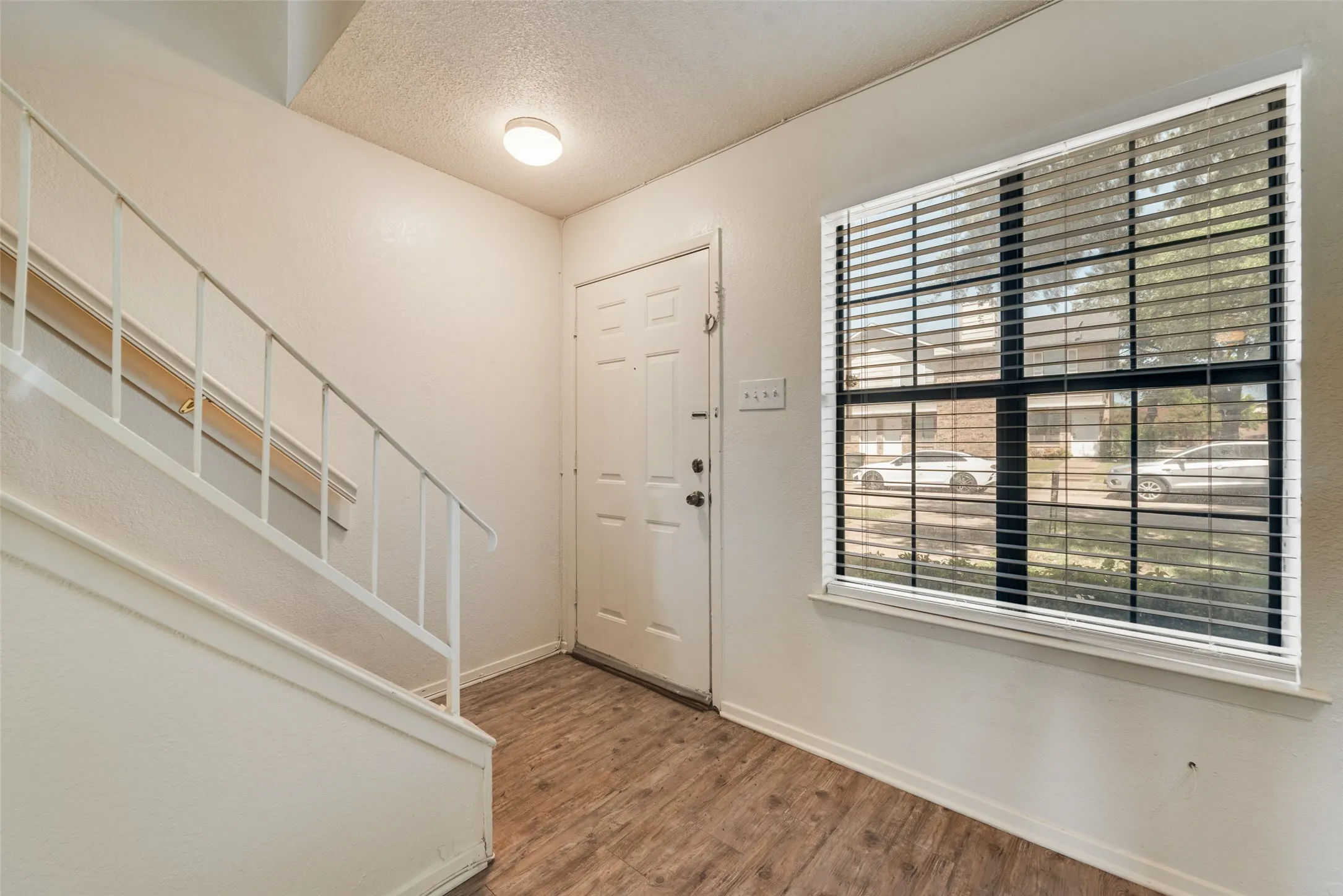 Townhouse For Rent in Dallas County , 2826 Wimbledon Court B, Garland, Texas 75041, 2 Bedroom, 2 Bathroom, Garage spaces, 1,040 Sqft, built in 1984, mls#21401887, Real Estate Agent in Garland, Homes For Rent in Dallas county, Homes For Rent in Garland, Realtor in Garland Texas, Real Estate Brokerage Independent Realty Texas, Luminita Cordes Realtor