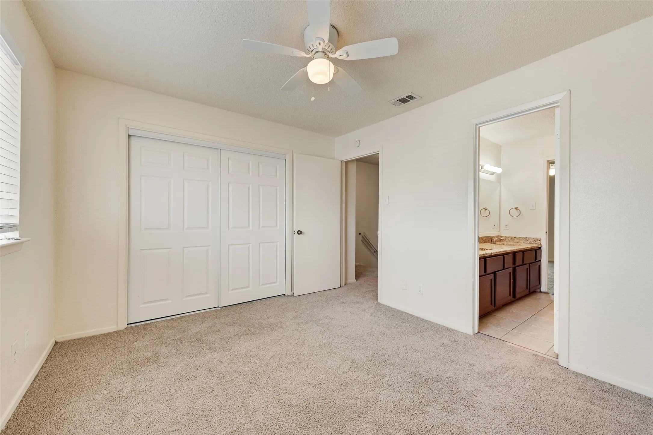 Townhouse For Rent in Dallas County , 2826 Wimbledon Court B, Garland, Texas 75041, 2 Bedroom, 2 Bathroom, Garage spaces, 1,040 Sqft, built in 1984, mls#21401887, Real Estate Agent in Garland, Homes For Rent in Dallas county, Homes For Rent in Garland, Realtor in Garland Texas, Real Estate Brokerage Independent Realty Texas, Luminita Cordes Realtor