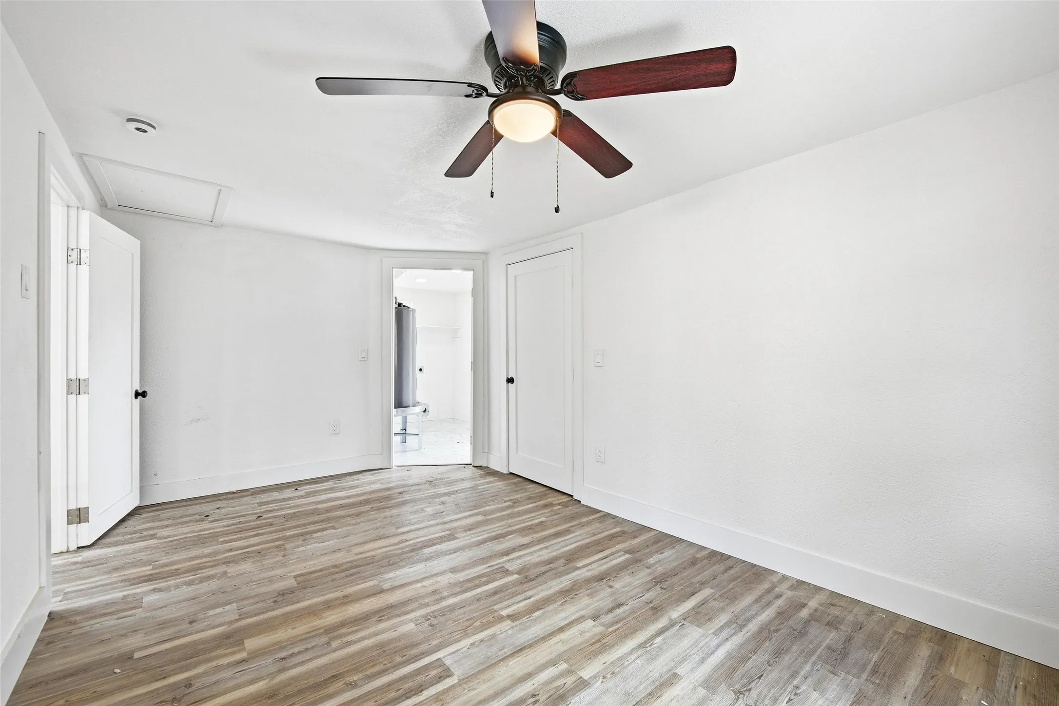 Single Family Residence For Sale in Parker County , 613 Bryan Street, Weatherford, Texas 76086, 1 Bedroom, 1 Bathroom, Garage spaces, 568 Sqft, built in 1940, mls#21401022, Real Estate Agent in Weatherford, Homes For Sale in Parker county, Homes For Sale in Weatherford, Realtor in Weatherford Texas, Real Estate Brokerage Independent Realty Texas, Luminita Cordes Realtor