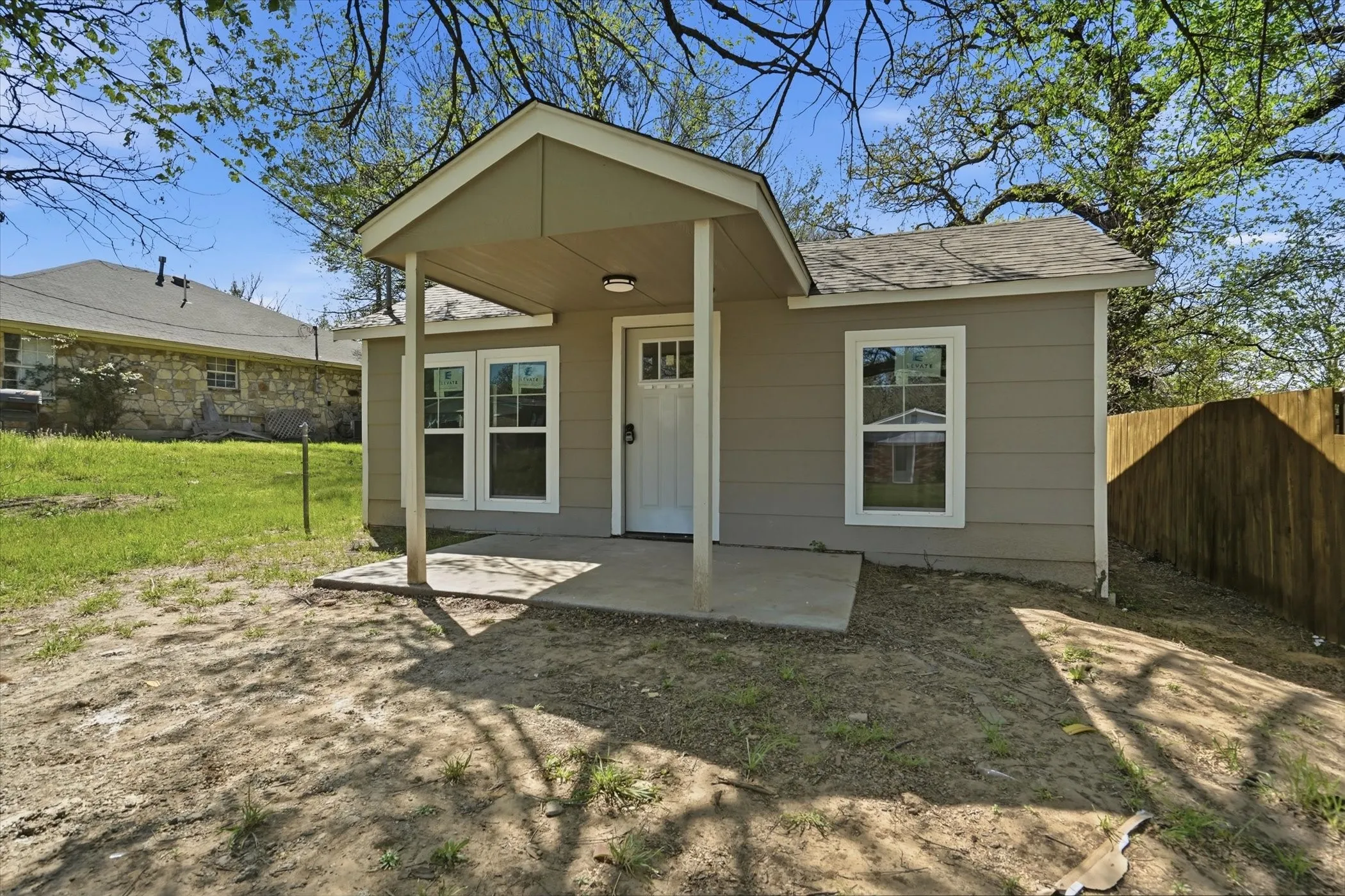 Single Family Residence For Sale in Parker County , 613 Bryan Street, Weatherford, Texas 76086, 1 Bedroom, 1 Bathroom, Garage spaces, 568 Sqft, built in 1940, mls#21401022, Real Estate Agent in Weatherford, Homes For Sale in Parker county, Homes For Sale in Weatherford, Realtor in Weatherford Texas, Real Estate Brokerage Independent Realty Texas, Luminita Cordes Realtor