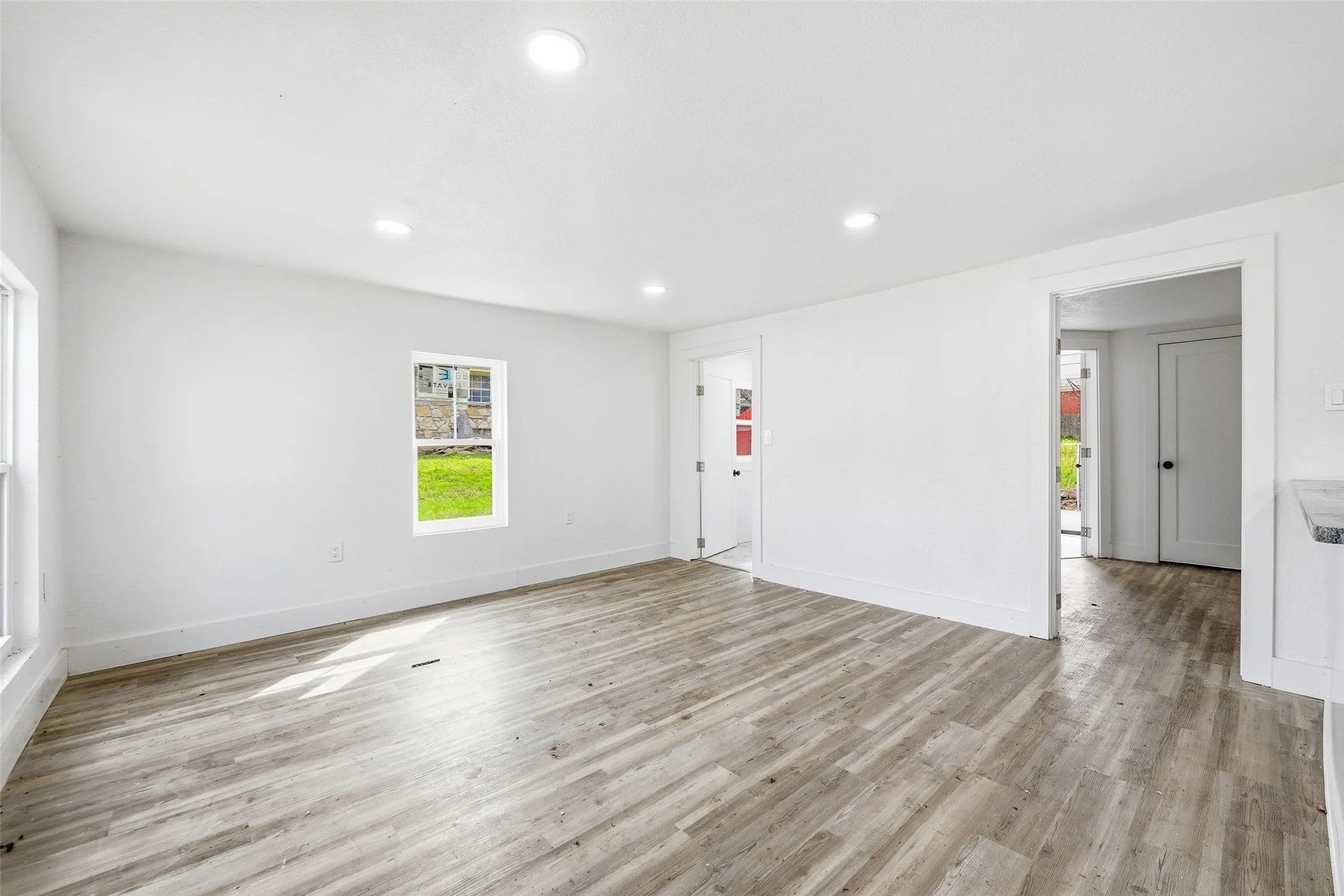 Single Family Residence For Sale in Parker County , 613 Bryan Street, Weatherford, Texas 76086, 1 Bedroom, 1 Bathroom, Garage spaces, 568 Sqft, built in 1940, mls#21401022, Real Estate Agent in Weatherford, Homes For Sale in Parker county, Homes For Sale in Weatherford, Realtor in Weatherford Texas, Real Estate Brokerage Independent Realty Texas, Luminita Cordes Realtor
