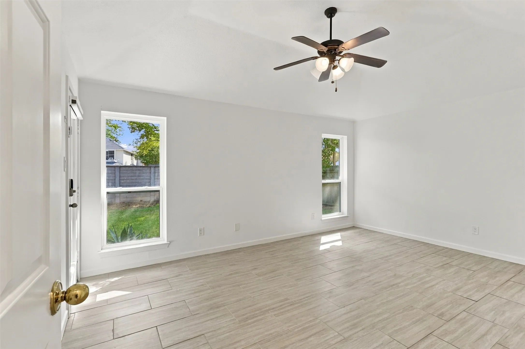Single Family Residence For Sale in Dallas County , 4368 Carolina Street, Grand Prairie, Texas 75052, 3 Bedroom, 2 Bathroom, 2 Garage spaces, 2,010 Sqft, built in 1986, mls#21399311, Real Estate Agent in Grand Prairie, Homes For Sale in Dallas county, Homes For Sale in Grand Prairie, Realtor in Grand Prairie Texas, Real Estate Brokerage Independent Realty Texas, Luminita Cordes Realtor