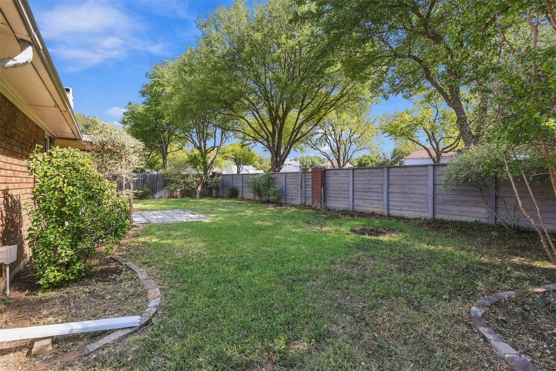 Single Family Residence For Sale in Dallas County , 4368 Carolina Street, Grand Prairie, Texas 75052, 3 Bedroom, 2 Bathroom, 2 Garage spaces, 2,010 Sqft, built in 1986, mls#21399311, Real Estate Agent in Grand Prairie, Homes For Sale in Dallas county, Homes For Sale in Grand Prairie, Realtor in Grand Prairie Texas, Real Estate Brokerage Independent Realty Texas, Luminita Cordes Realtor