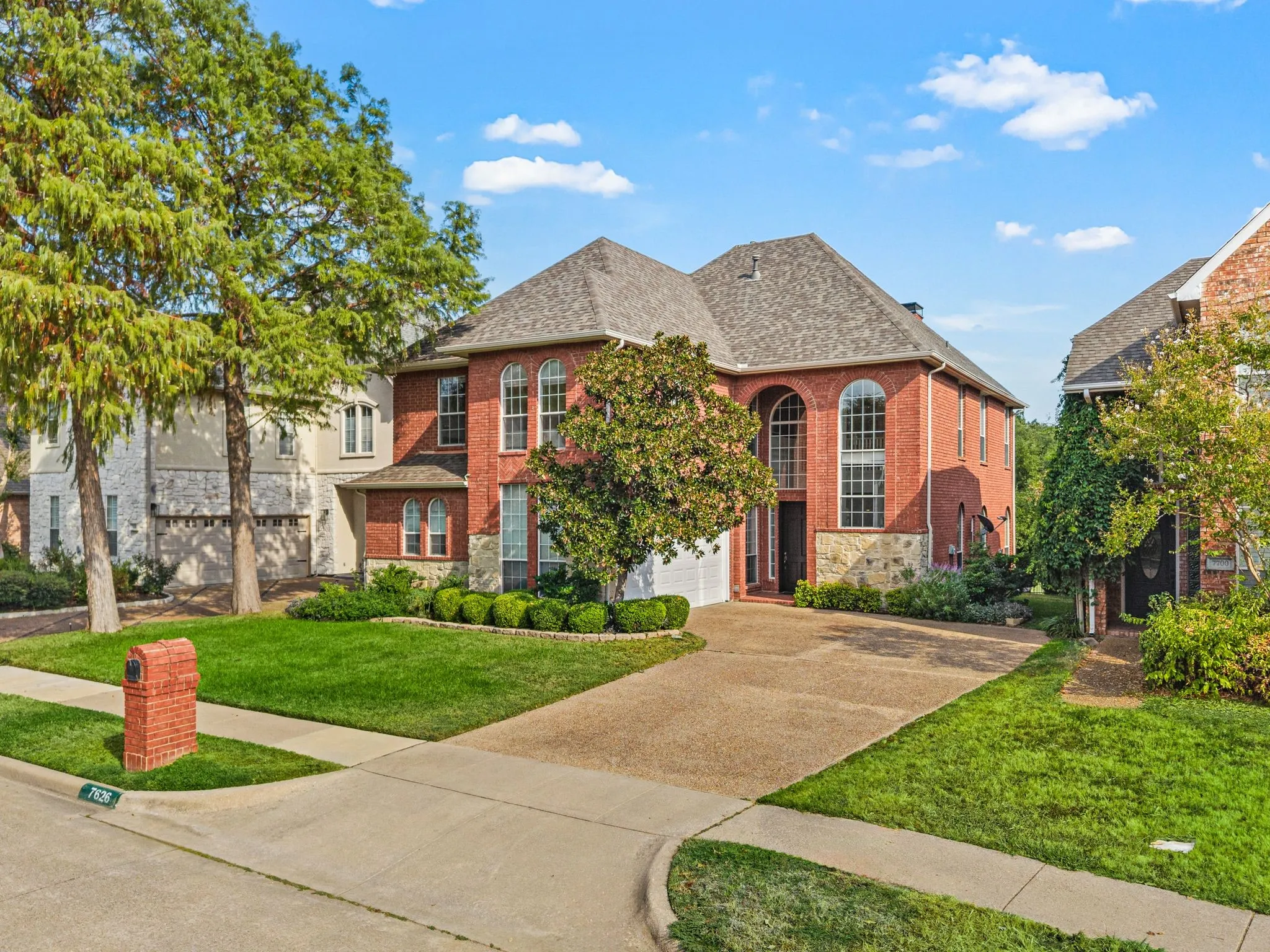 Single Family Residence For Sale in Dallas County , 7626 Lakecrest Circle, Irving, Texas 75063, 3 Bedroom, 3 Bathroom, 2 Garage spaces, 3,140 Sqft, built in 1994, mls#21397393, Real Estate Agent in Irving, Homes For Sale in Dallas county, Homes For Sale in Irving, Realtor in Irving Texas, Real Estate Brokerage Independent Realty Texas, Luminita Cordes Realtor