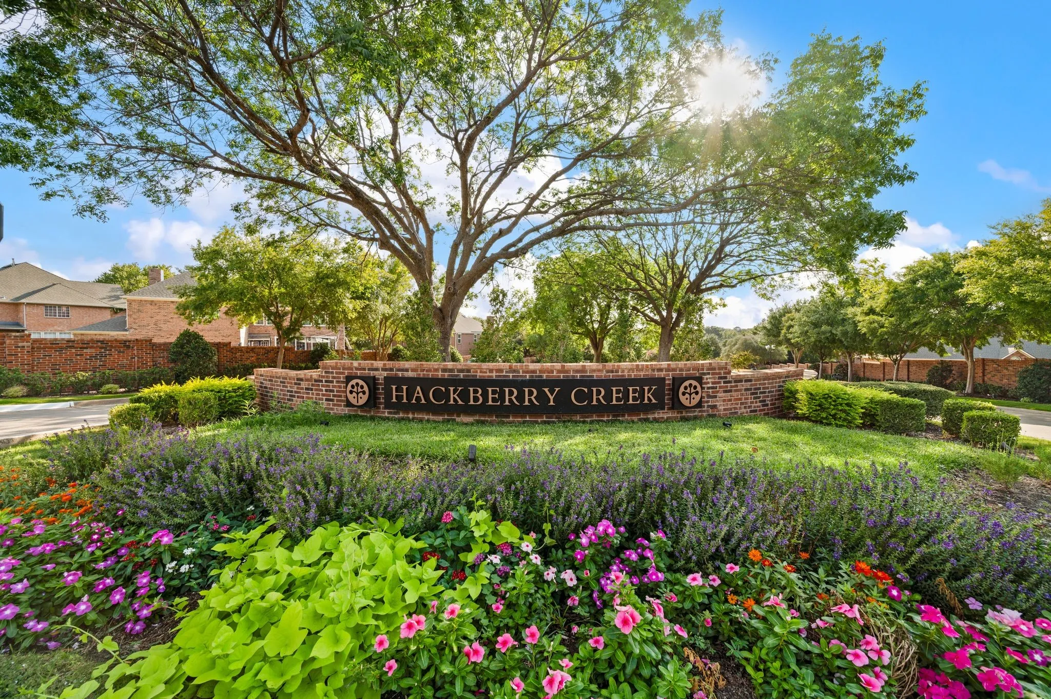 Single Family Residence For Sale in Dallas County , 7626 Lakecrest Circle, Irving, Texas 75063, 3 Bedroom, 3 Bathroom, 2 Garage spaces, 3,140 Sqft, built in 1994, mls#21397393, Real Estate Agent in Irving, Homes For Sale in Dallas county, Homes For Sale in Irving, Realtor in Irving Texas, Real Estate Brokerage Independent Realty Texas, Luminita Cordes Realtor