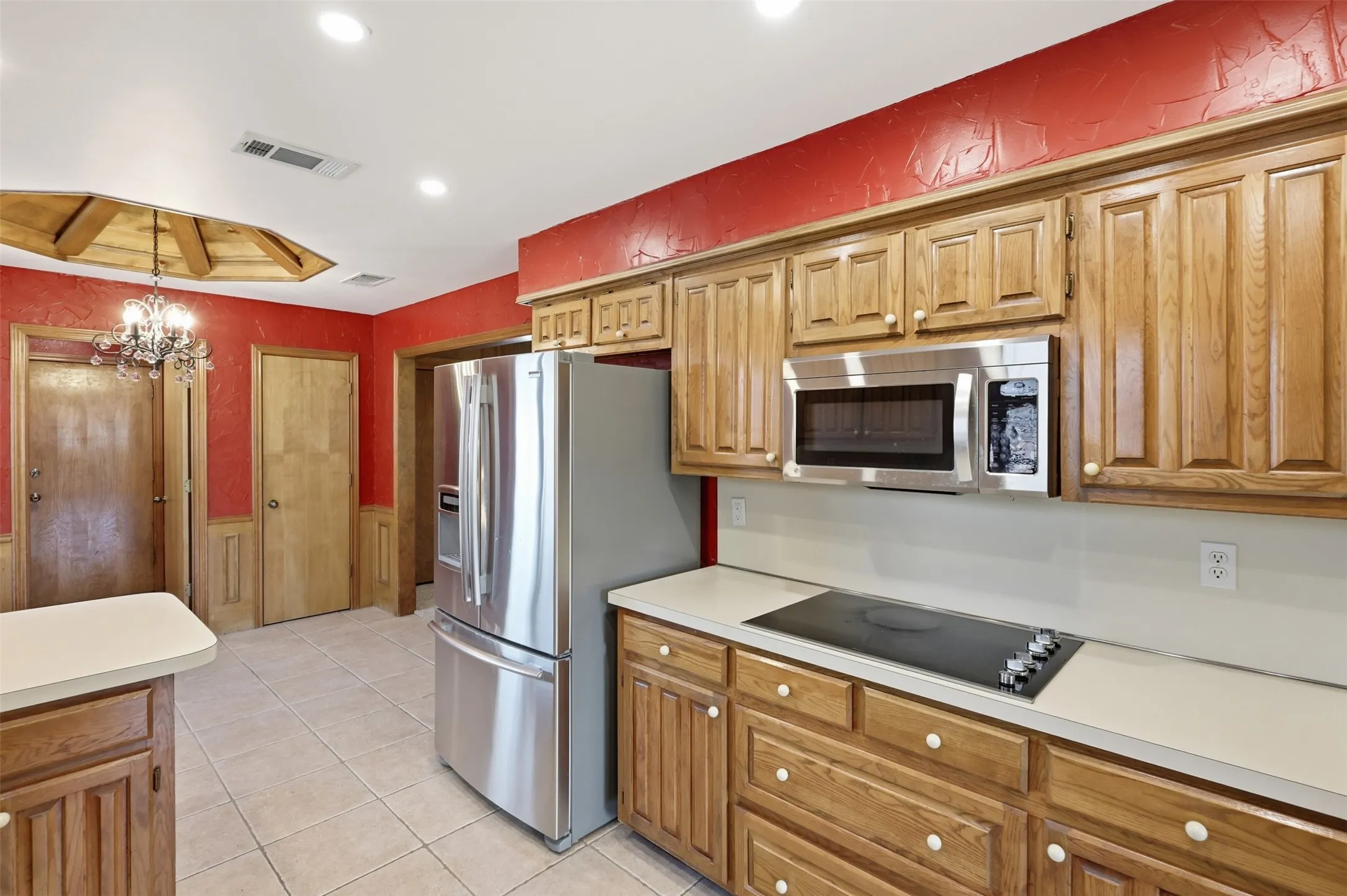 Single Family Residence For Sale in Dallas County , 112 Highland Meadow Circle, Coppell, Texas 75019, 3 Bedroom, 2 Bathroom, 2 Garage spaces, 1,916 Sqft, built in 1985, mls#21401226, Real Estate Agent in Coppell, Homes For Sale in Dallas county, Homes For Sale in Coppell, Realtor in Coppell Texas, Real Estate Brokerage Independent Realty Texas, Luminita Cordes Realtor