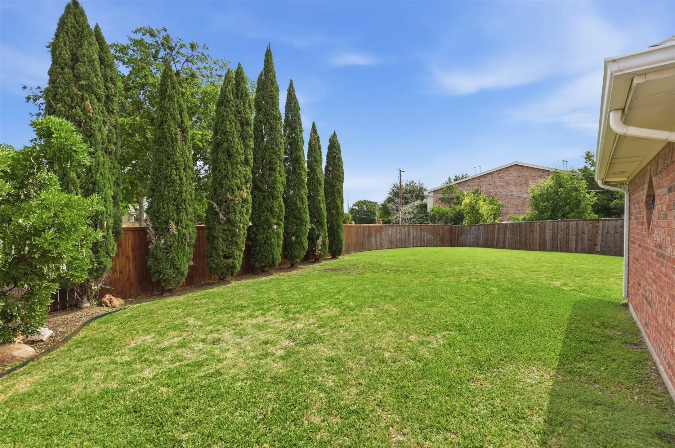 Single Family Residence For Sale in Dallas County , 112 Highland Meadow Circle, Coppell, Texas 75019, 3 Bedroom, 2 Bathroom, 2 Garage spaces, 1,916 Sqft, built in 1985, mls#21401226, Real Estate Agent in Coppell, Homes For Sale in Dallas county, Homes For Sale in Coppell, Realtor in Coppell Texas, Real Estate Brokerage Independent Realty Texas, Luminita Cordes Realtor