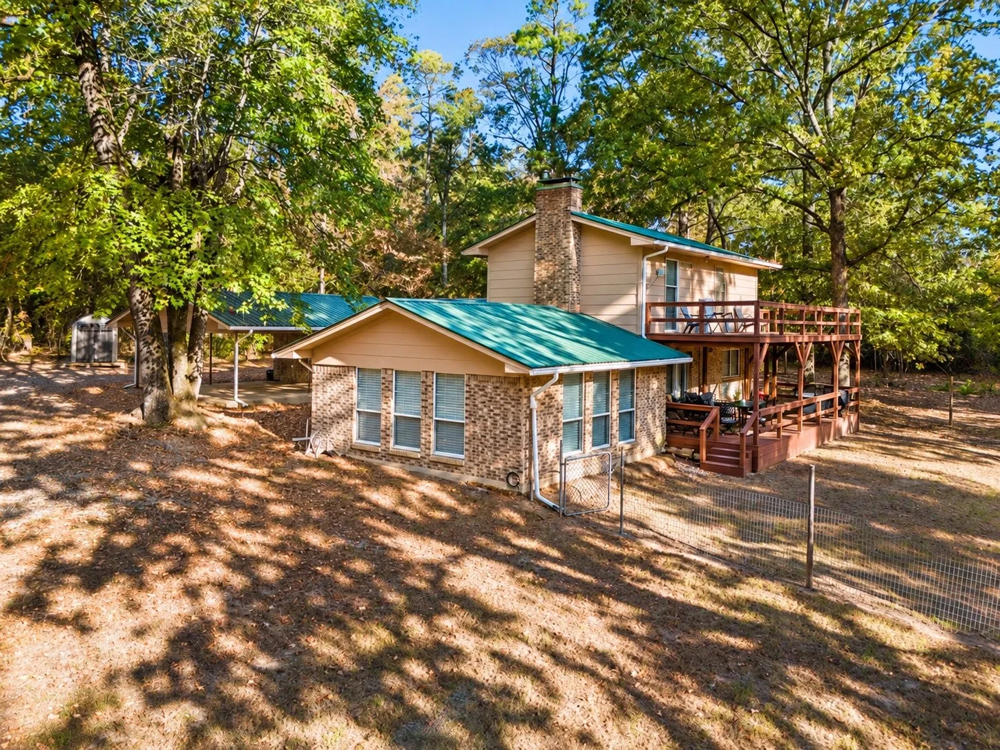 Single Family Residence For Sale in Titus County , 1614 County Road 2600, Mt Pleasant, Texas 75455, 3 Bedroom, 2 Bathroom, Garage spaces, 2,205 Sqft, built in 1974, mls#21401645, Real Estate Agent in Mt Pleasant, Homes For Sale in Titus county, Homes For Sale in Mt Pleasant, Realtor in Mt Pleasant Texas, Real Estate Brokerage Independent Realty Texas, Luminita Cordes Realtor