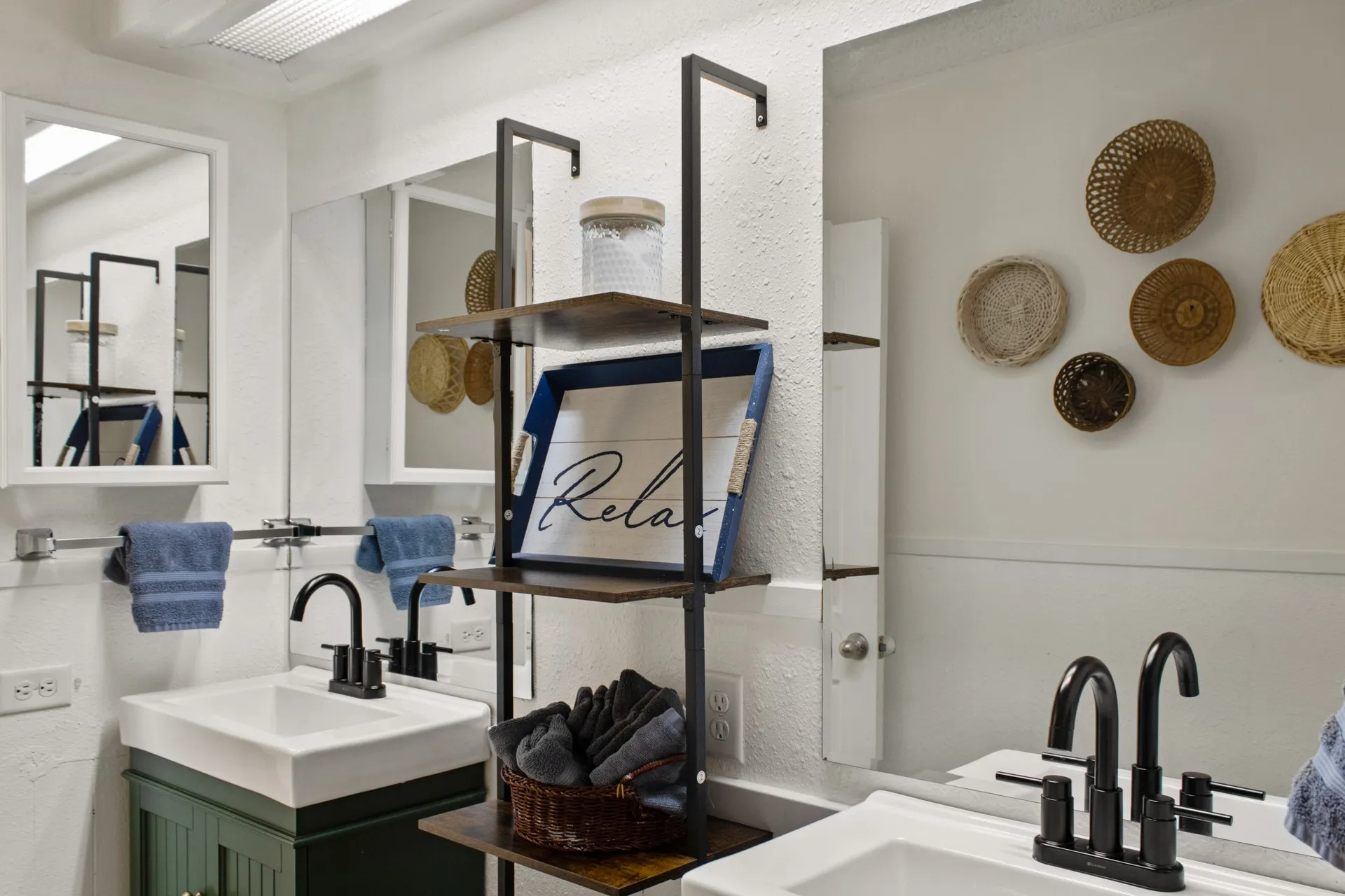 Dual square vessel sinks with matte black fixtures