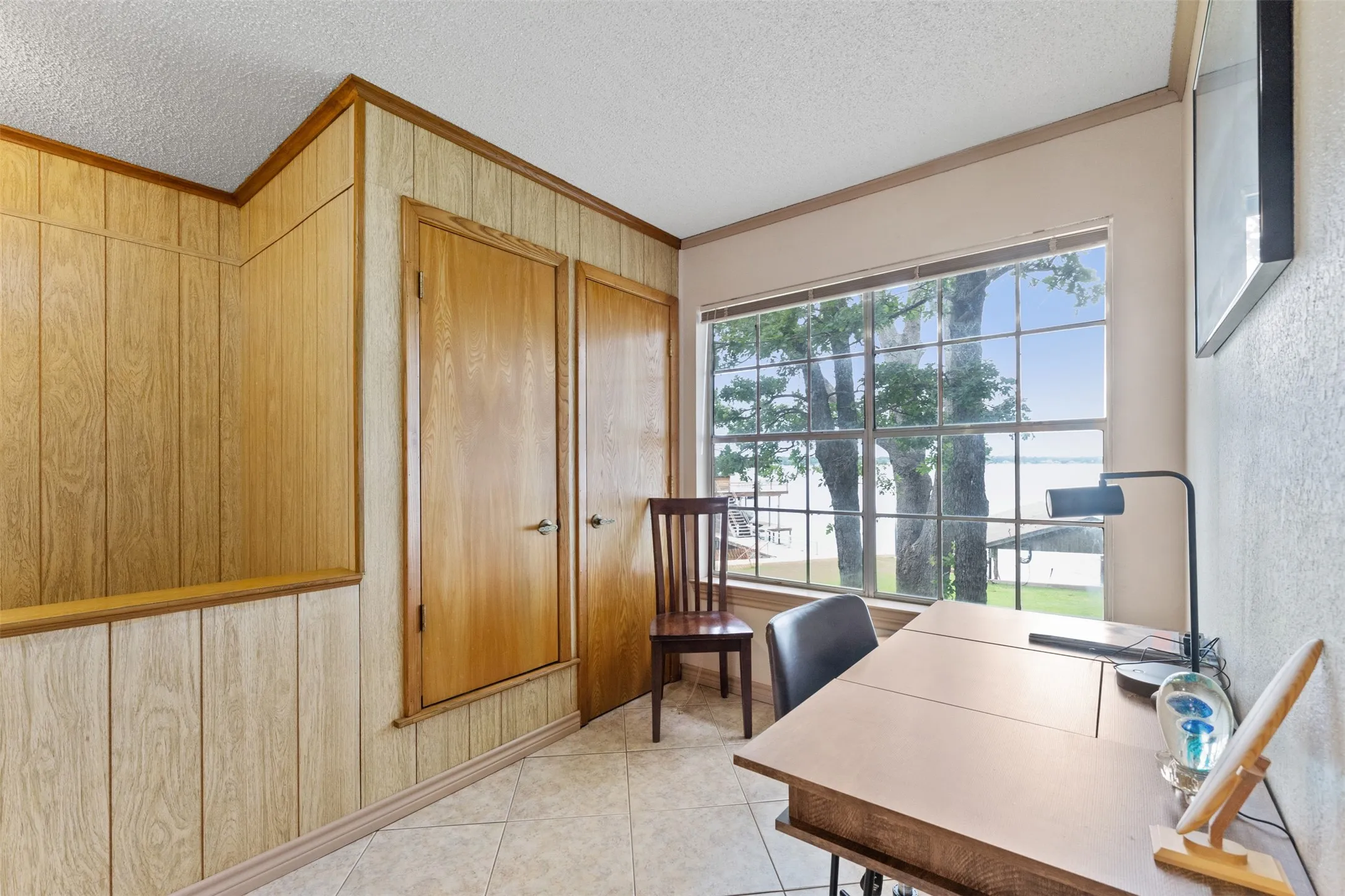 Single Family Residence For Sale in Henderson County , 221 Edythe Dee Lane, Mabank, Texas 75156, 4 Bedroom, 3 Bathroom, 2 Garage spaces, 3,032 Sqft, built in 1967, mls#21401895, Real Estate Agent in Mabank, Homes For Sale in Henderson county, Homes For Sale in Mabank, Realtor in Mabank Texas, Real Estate Brokerage Independent Realty Texas, Luminita Cordes Realtor