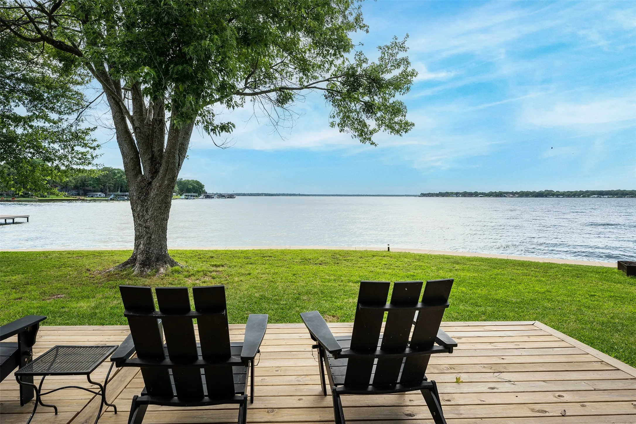 Single Family Residence For Sale in Henderson County , 221 Edythe Dee Lane, Mabank, Texas 75156, 4 Bedroom, 3 Bathroom, 2 Garage spaces, 3,032 Sqft, built in 1967, mls#21401895, Real Estate Agent in Mabank, Homes For Sale in Henderson county, Homes For Sale in Mabank, Realtor in Mabank Texas, Real Estate Brokerage Independent Realty Texas, Luminita Cordes Realtor