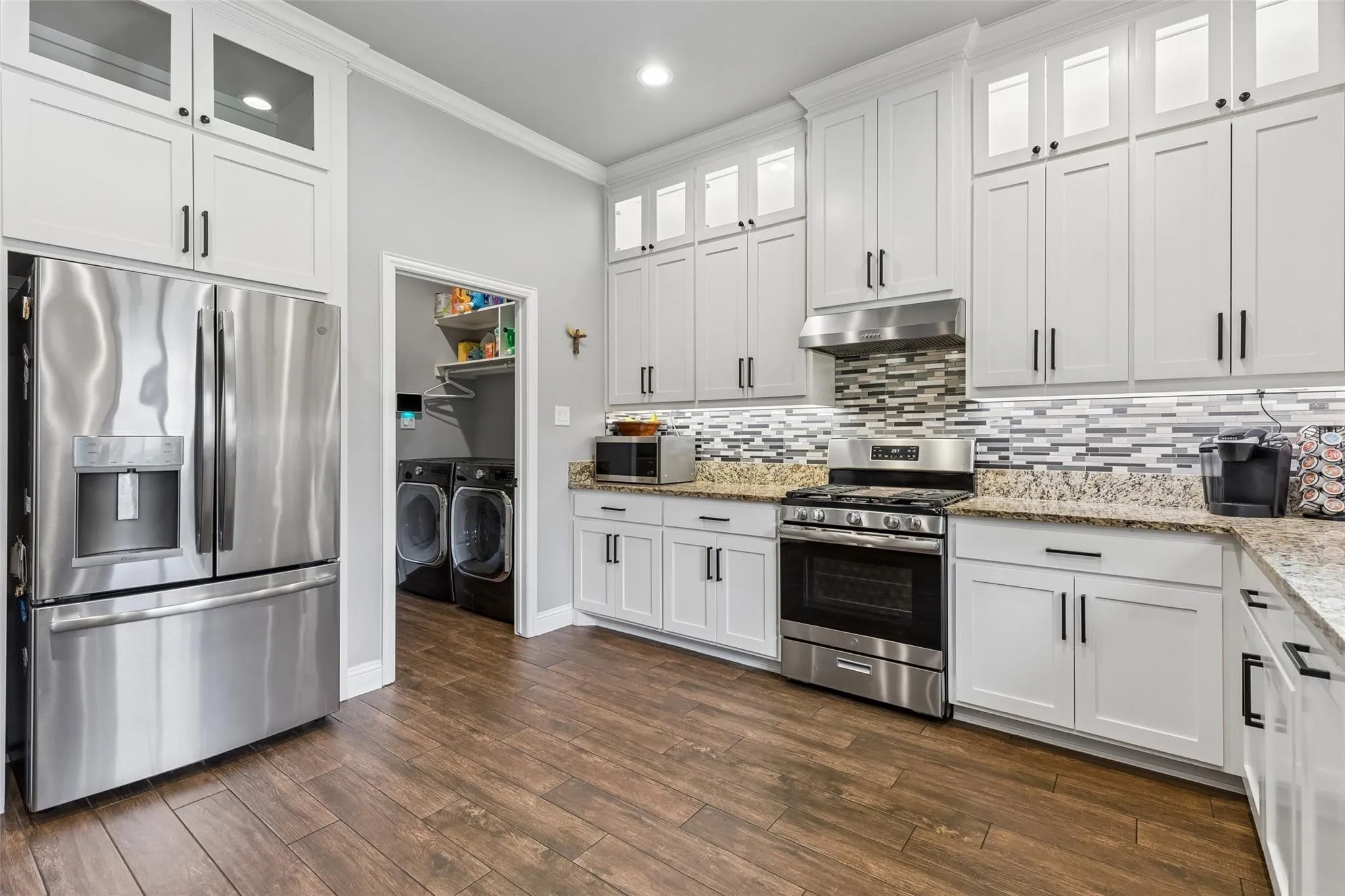 Single Family Residence For Sale in Denton County , 101 Sycamore Lane, Roanoke, Texas 76262, 3 Bedroom, 3 Bathroom, 3 Garage spaces, 2,319 Sqft, built in 2019, mls#21401415, Real Estate Agent in Roanoke, Homes For Sale in Denton county, Homes For Sale in Roanoke, Realtor in Roanoke Texas, Real Estate Brokerage Independent Realty Texas, Luminita Cordes Realtor