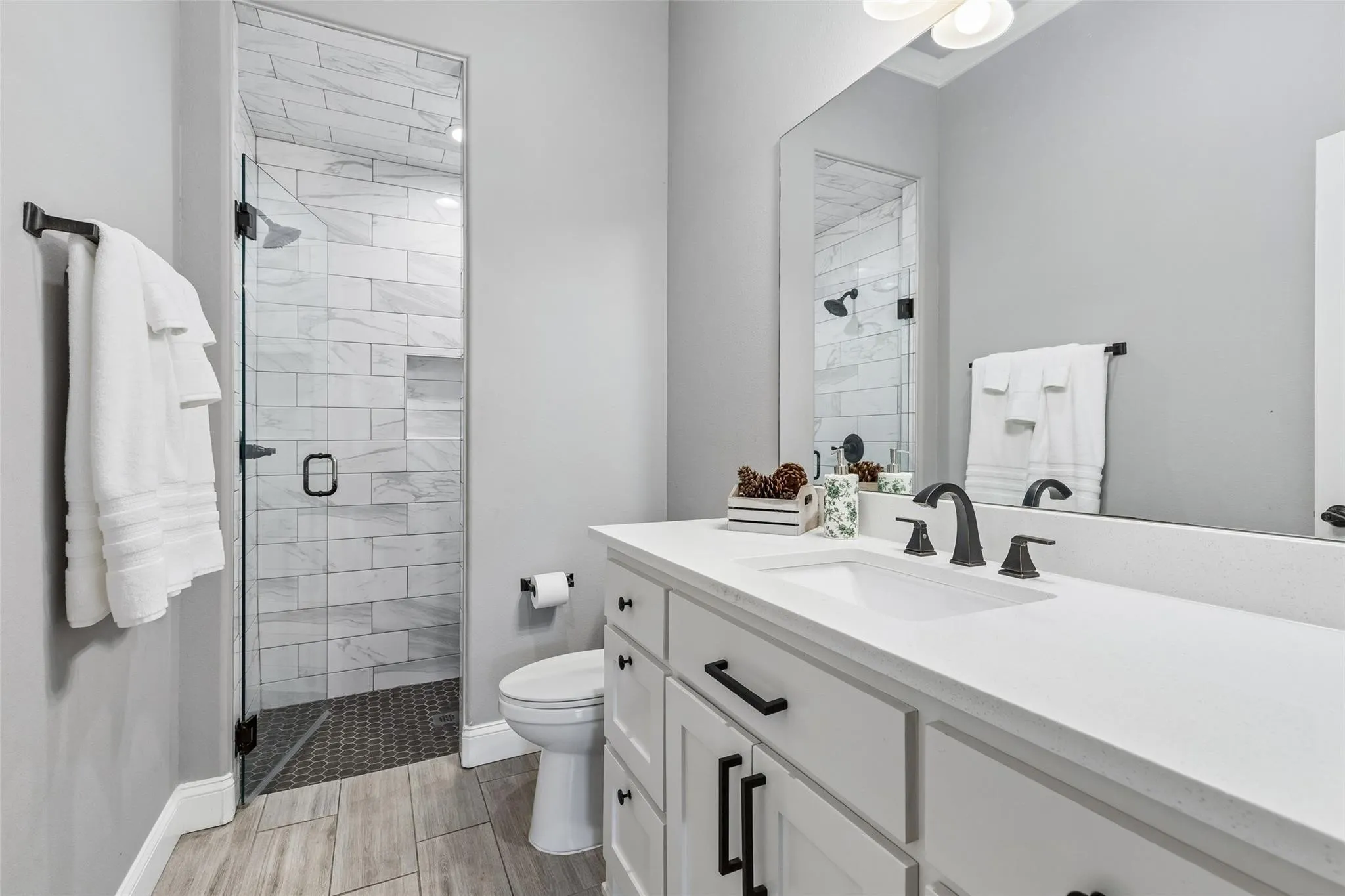 Single Family Residence For Sale in Denton County , 101 Sycamore Lane, Roanoke, Texas 76262, 3 Bedroom, 3 Bathroom, 3 Garage spaces, 2,319 Sqft, built in 2019, mls#21401415, Real Estate Agent in Roanoke, Homes For Sale in Denton county, Homes For Sale in Roanoke, Realtor in Roanoke Texas, Real Estate Brokerage Independent Realty Texas, Luminita Cordes Realtor