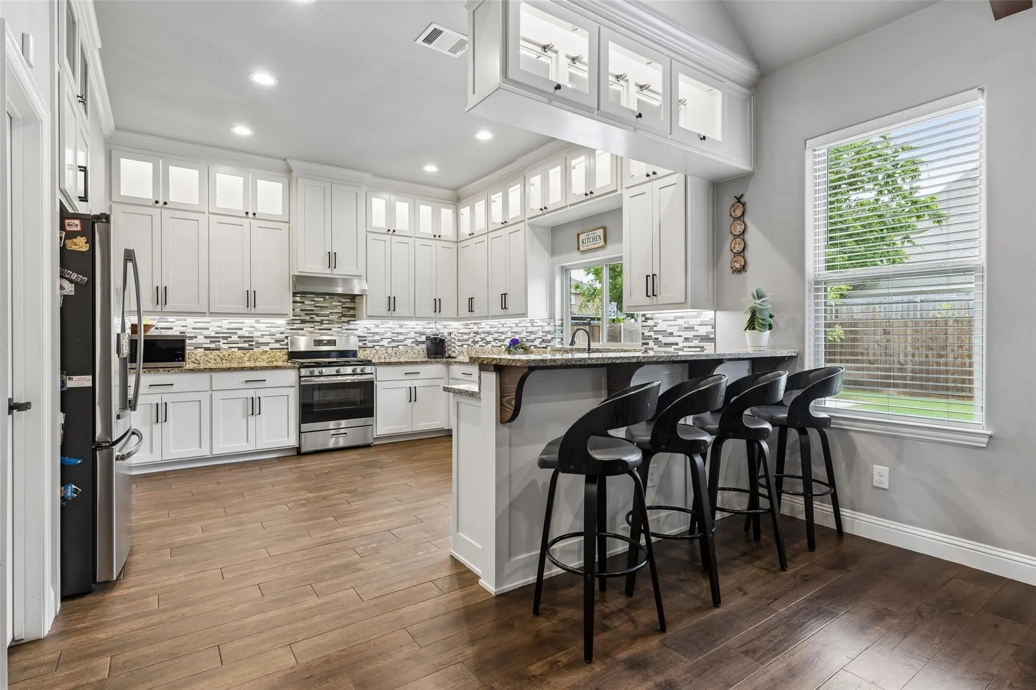 Single Family Residence For Sale in Denton County , 101 Sycamore Lane, Roanoke, Texas 76262, 3 Bedroom, 3 Bathroom, 3 Garage spaces, 2,319 Sqft, built in 2019, mls#21401415, Real Estate Agent in Roanoke, Homes For Sale in Denton county, Homes For Sale in Roanoke, Realtor in Roanoke Texas, Real Estate Brokerage Independent Realty Texas, Luminita Cordes Realtor