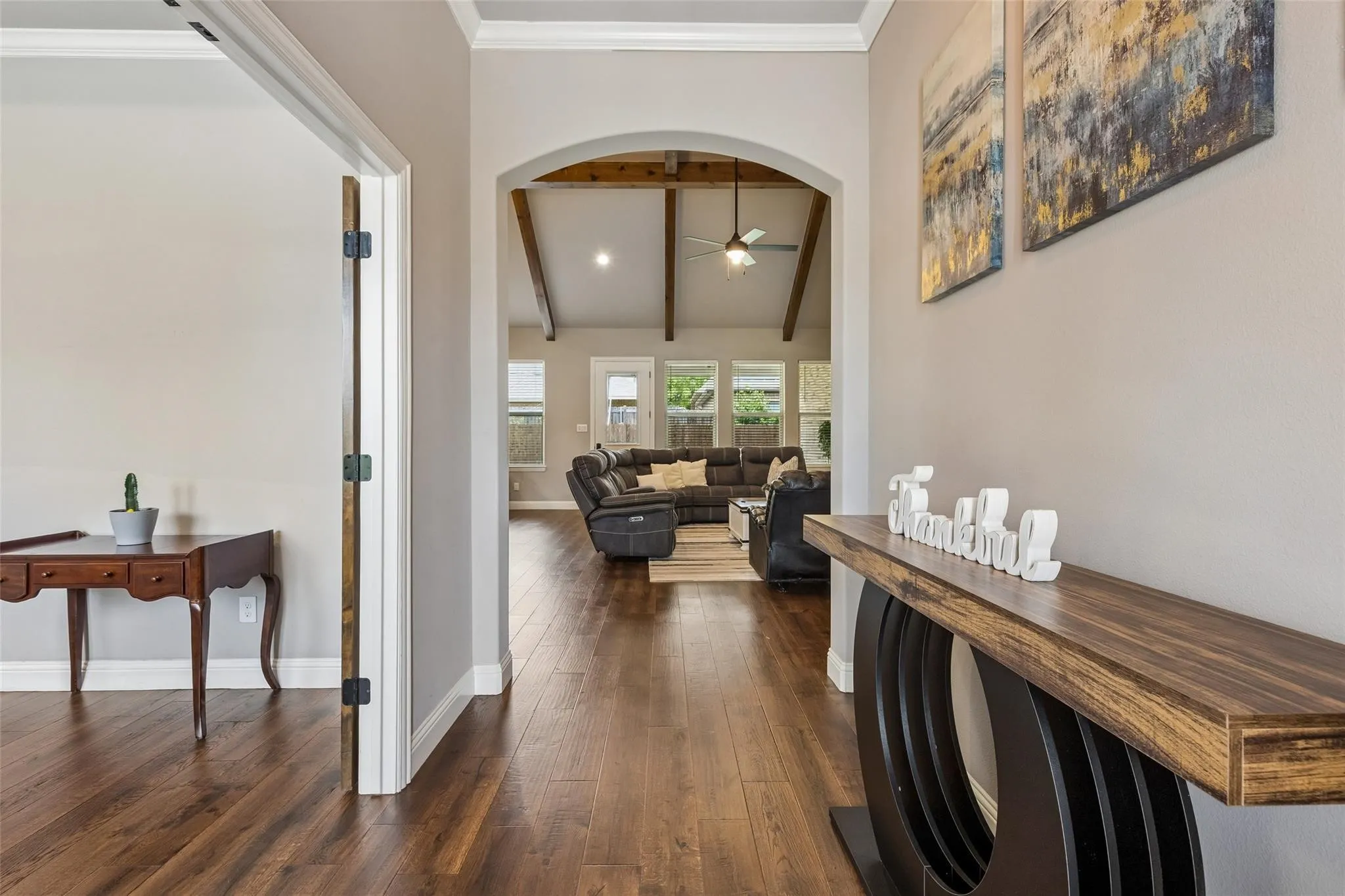 Single Family Residence For Sale in Denton County , 101 Sycamore Lane, Roanoke, Texas 76262, 3 Bedroom, 3 Bathroom, 3 Garage spaces, 2,319 Sqft, built in 2019, mls#21401415, Real Estate Agent in Roanoke, Homes For Sale in Denton county, Homes For Sale in Roanoke, Realtor in Roanoke Texas, Real Estate Brokerage Independent Realty Texas, Luminita Cordes Realtor