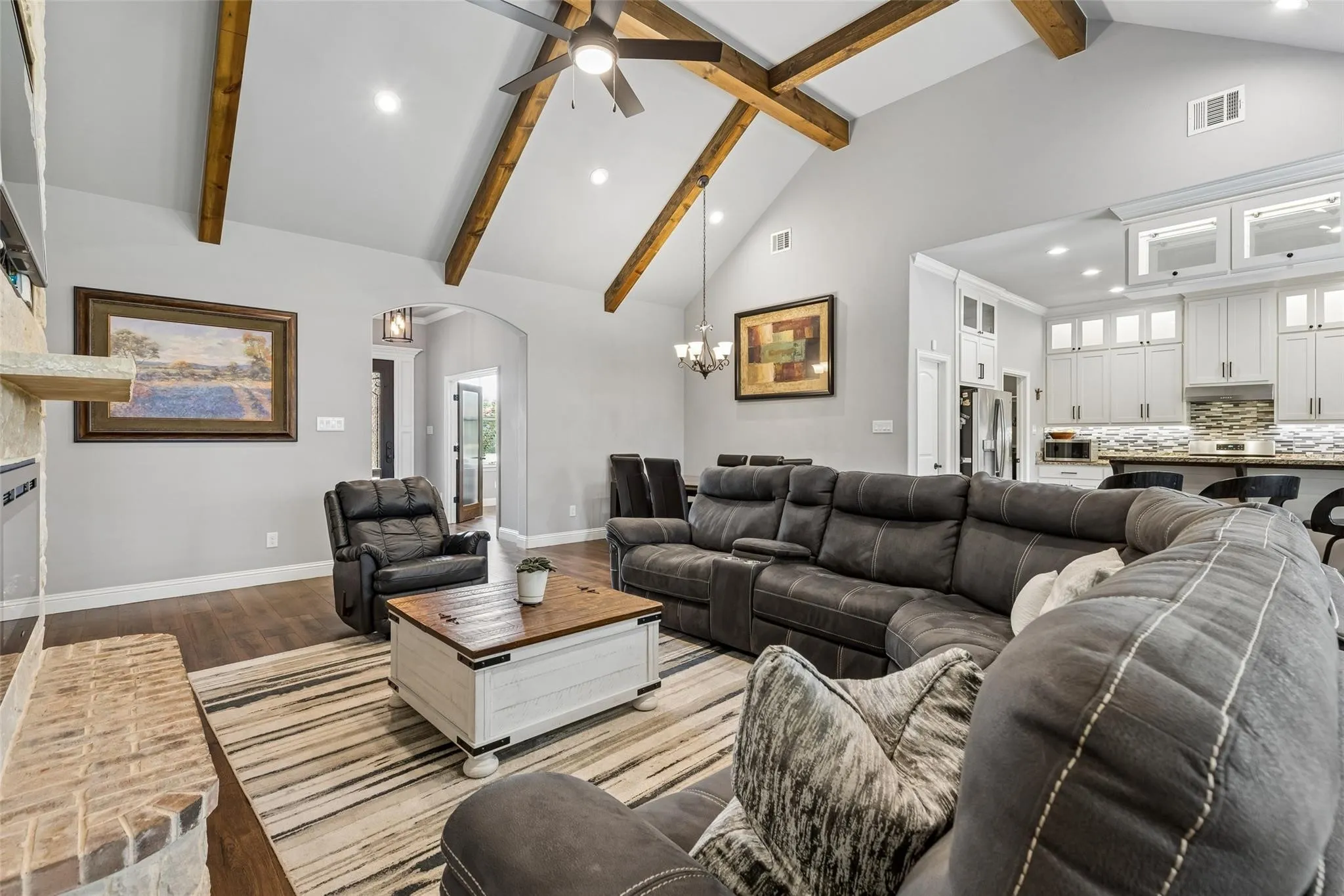 Single Family Residence For Sale in Denton County , 101 Sycamore Lane, Roanoke, Texas 76262, 3 Bedroom, 3 Bathroom, 3 Garage spaces, 2,319 Sqft, built in 2019, mls#21401415, Real Estate Agent in Roanoke, Homes For Sale in Denton county, Homes For Sale in Roanoke, Realtor in Roanoke Texas, Real Estate Brokerage Independent Realty Texas, Luminita Cordes Realtor