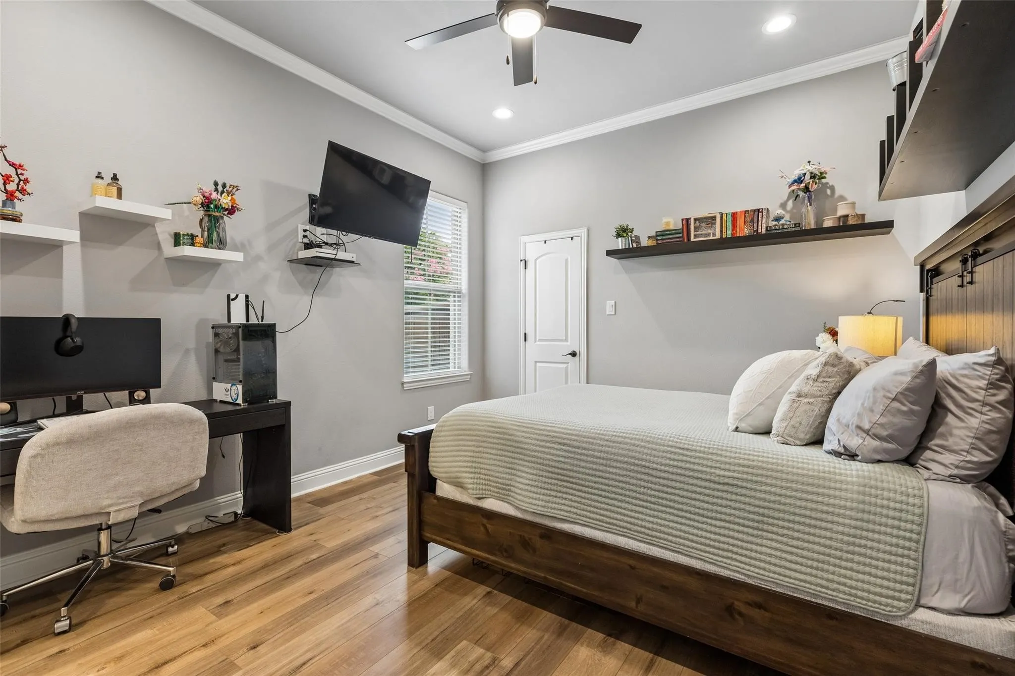 Single Family Residence For Sale in Denton County , 101 Sycamore Lane, Roanoke, Texas 76262, 3 Bedroom, 3 Bathroom, 3 Garage spaces, 2,319 Sqft, built in 2019, mls#21401415, Real Estate Agent in Roanoke, Homes For Sale in Denton county, Homes For Sale in Roanoke, Realtor in Roanoke Texas, Real Estate Brokerage Independent Realty Texas, Luminita Cordes Realtor