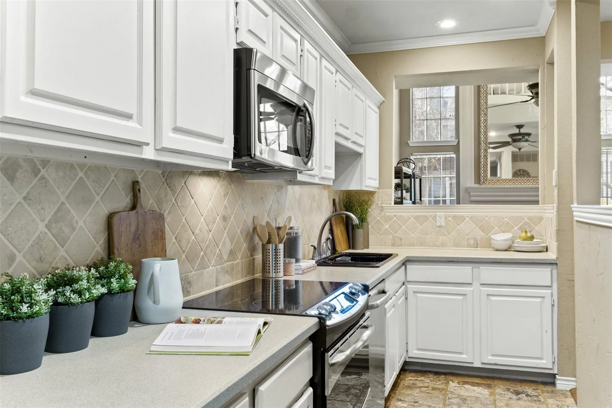 Condominium For Sale in Collin County , 6220 Bentwood Trail 1805, Dallas, Texas 75252, 2 Bedroom, 2 Bathroom, 1 Garage spaces, 971 Sqft, built in 1984, mls#21400213, Real Estate Agent in Dallas, Homes For Sale in Collin county, Homes For Sale in Dallas, Realtor in Dallas Texas, Real Estate Brokerage Independent Realty Texas, Luminita Cordes Realtor