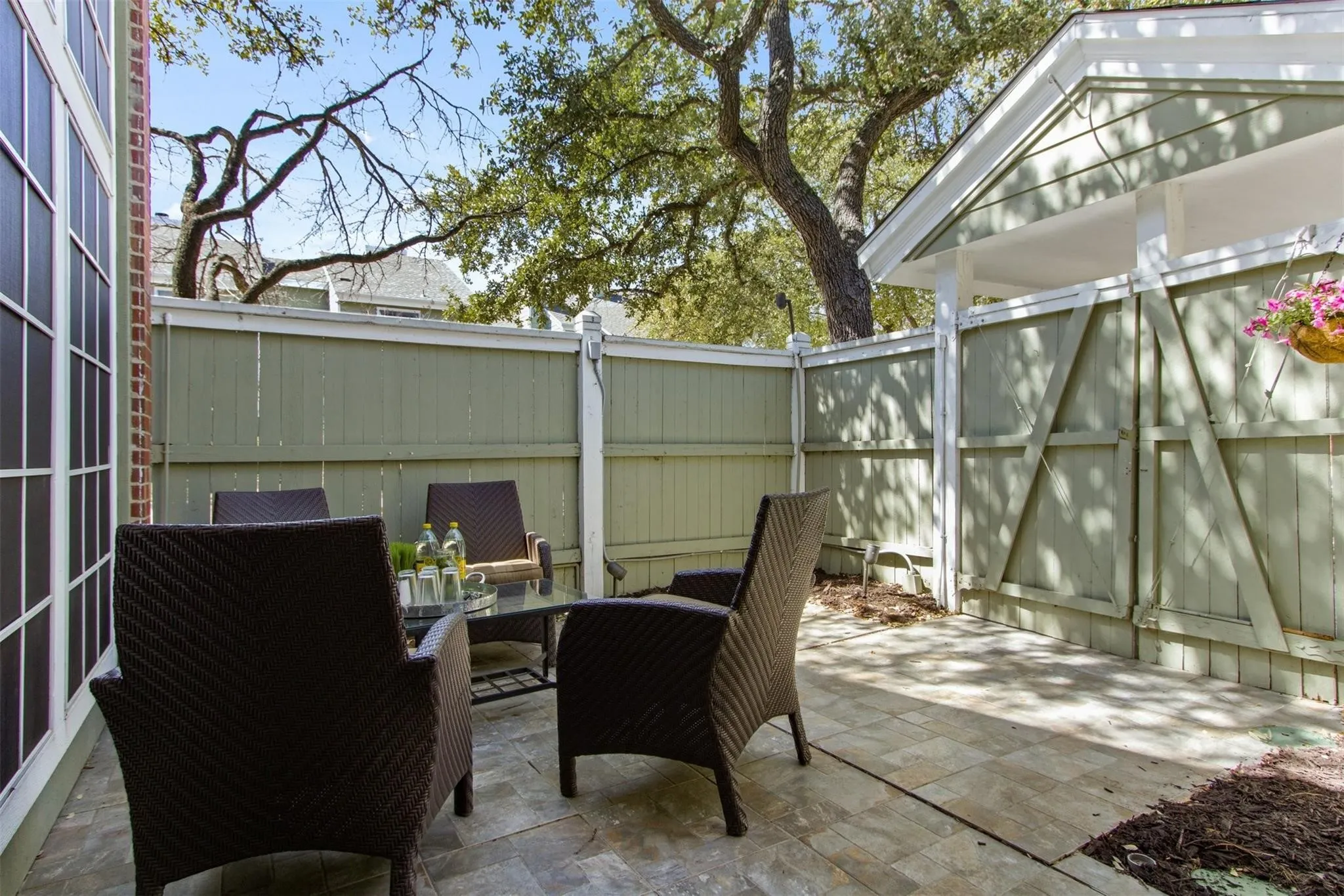 Condominium For Sale in Collin County , 6220 Bentwood Trail 1805, Dallas, Texas 75252, 2 Bedroom, 2 Bathroom, 1 Garage spaces, 971 Sqft, built in 1984, mls#21400213, Real Estate Agent in Dallas, Homes For Sale in Collin county, Homes For Sale in Dallas, Realtor in Dallas Texas, Real Estate Brokerage Independent Realty Texas, Luminita Cordes Realtor