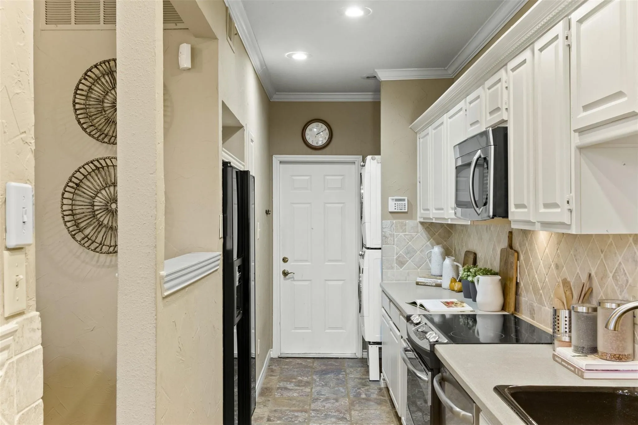 Condominium For Sale in Collin County , 6220 Bentwood Trail 1805, Dallas, Texas 75252, 2 Bedroom, 2 Bathroom, 1 Garage spaces, 971 Sqft, built in 1984, mls#21400213, Real Estate Agent in Dallas, Homes For Sale in Collin county, Homes For Sale in Dallas, Realtor in Dallas Texas, Real Estate Brokerage Independent Realty Texas, Luminita Cordes Realtor