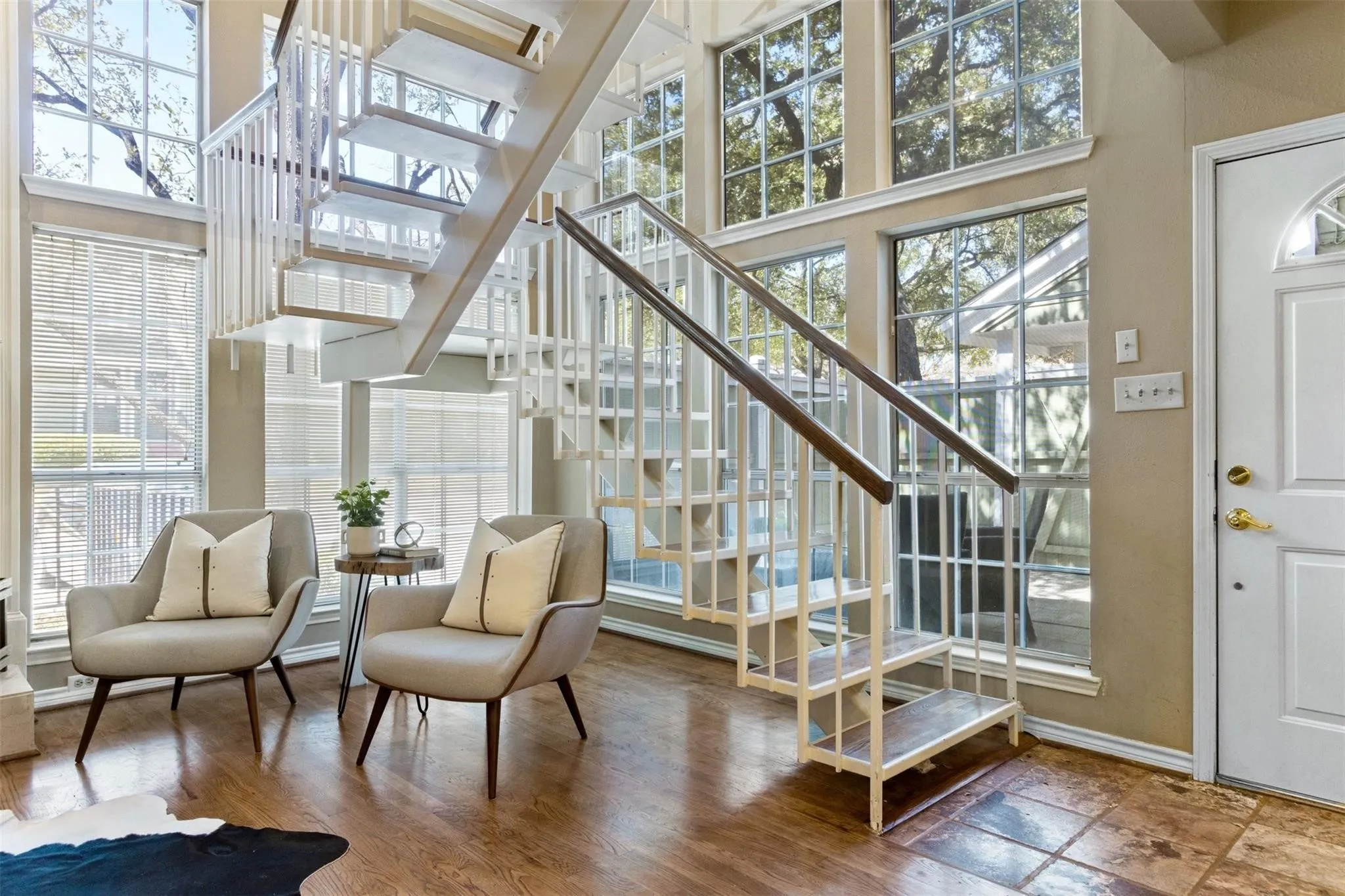 Condominium For Sale in Collin County , 6220 Bentwood Trail 1805, Dallas, Texas 75252, 2 Bedroom, 2 Bathroom, 1 Garage spaces, 971 Sqft, built in 1984, mls#21400213, Real Estate Agent in Dallas, Homes For Sale in Collin county, Homes For Sale in Dallas, Realtor in Dallas Texas, Real Estate Brokerage Independent Realty Texas, Luminita Cordes Realtor