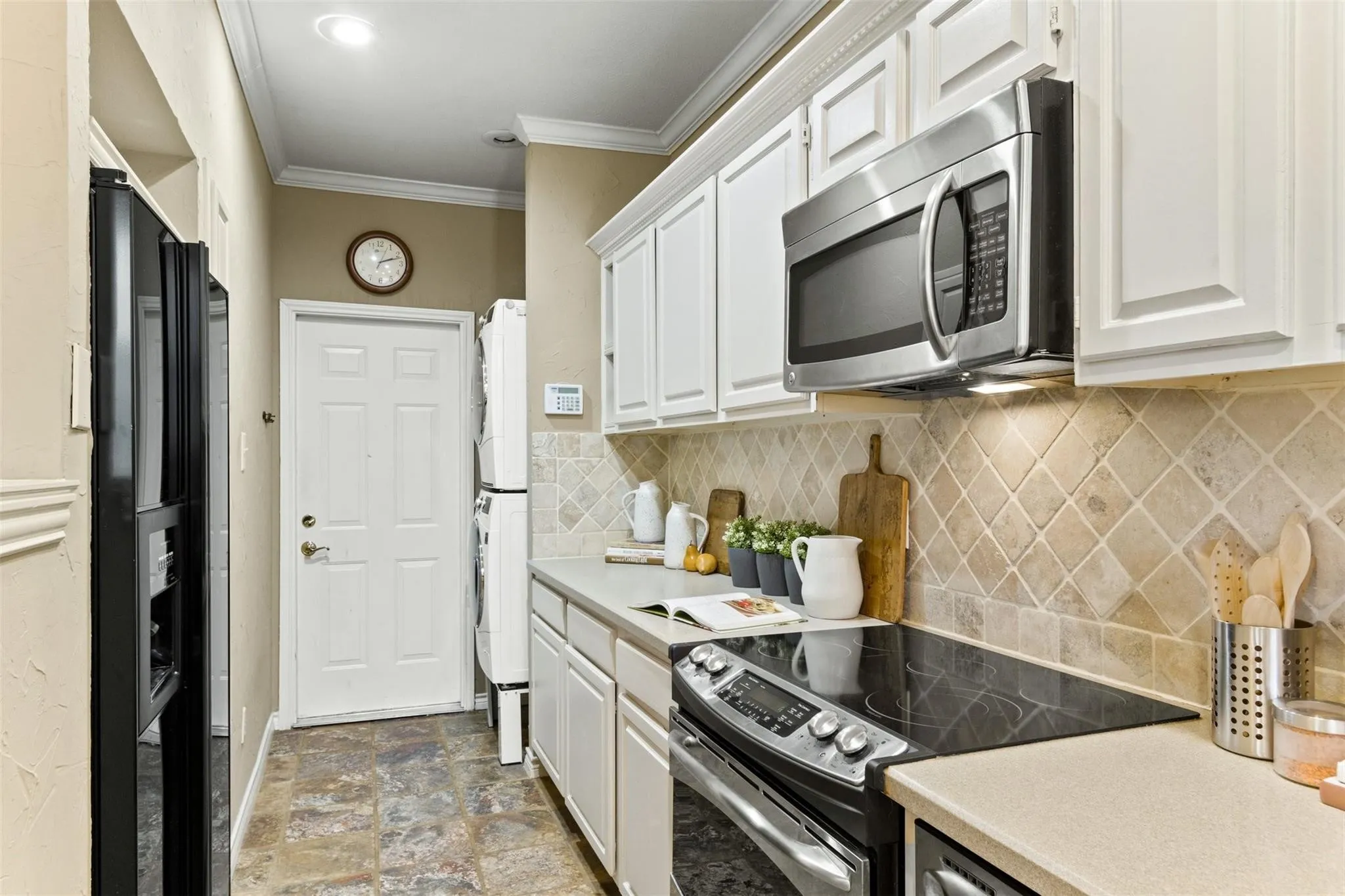 Condominium For Sale in Collin County , 6220 Bentwood Trail 1805, Dallas, Texas 75252, 2 Bedroom, 2 Bathroom, 1 Garage spaces, 971 Sqft, built in 1984, mls#21400213, Real Estate Agent in Dallas, Homes For Sale in Collin county, Homes For Sale in Dallas, Realtor in Dallas Texas, Real Estate Brokerage Independent Realty Texas, Luminita Cordes Realtor