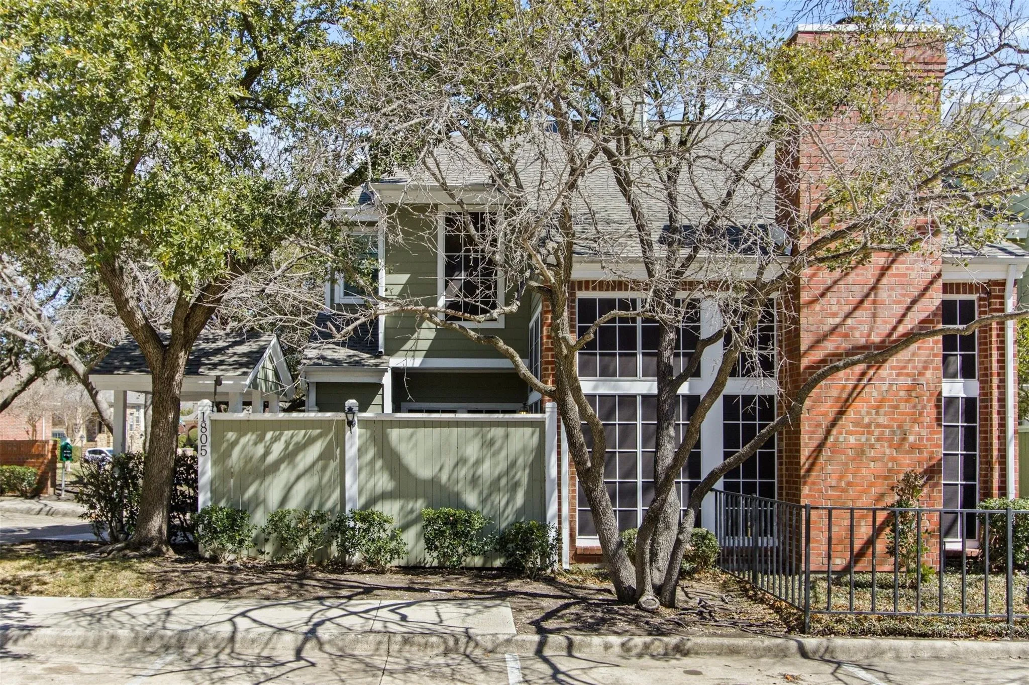 Condominium For Sale in Collin County , 6220 Bentwood Trail 1805, Dallas, Texas 75252, 2 Bedroom, 2 Bathroom, 1 Garage spaces, 971 Sqft, built in 1984, mls#21400213, Real Estate Agent in Dallas, Homes For Sale in Collin county, Homes For Sale in Dallas, Realtor in Dallas Texas, Real Estate Brokerage Independent Realty Texas, Luminita Cordes Realtor