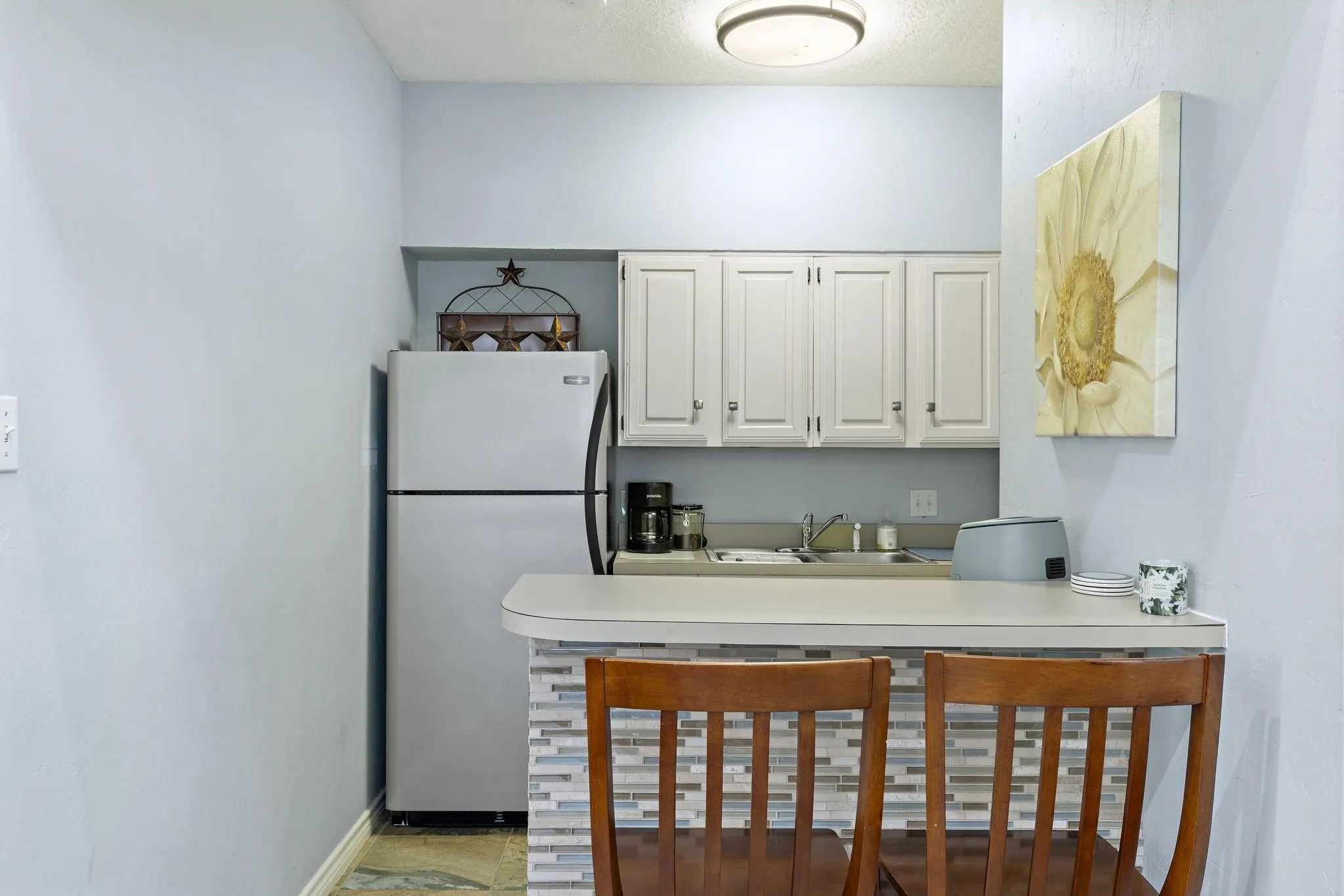 Condominium For Sale in Collin County , 6220 Bentwood Trail 1805, Dallas, Texas 75252, 2 Bedroom, 2 Bathroom, 1 Garage spaces, 971 Sqft, built in 1984, mls#21400213, Real Estate Agent in Dallas, Homes For Sale in Collin county, Homes For Sale in Dallas, Realtor in Dallas Texas, Real Estate Brokerage Independent Realty Texas, Luminita Cordes Realtor