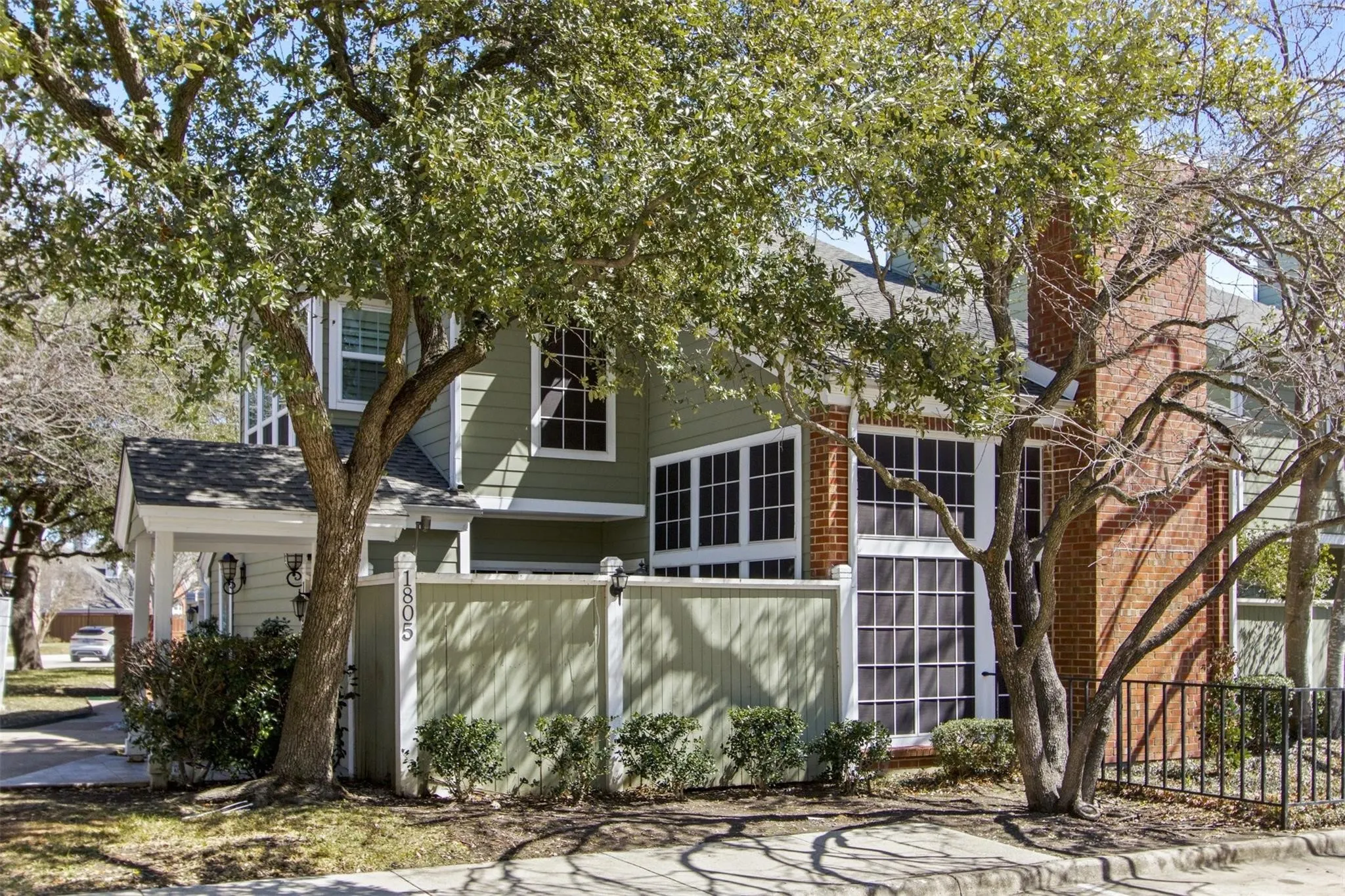 Condominium For Sale in Collin County , 6220 Bentwood Trail 1805, Dallas, Texas 75252, 2 Bedroom, 2 Bathroom, 1 Garage spaces, 971 Sqft, built in 1984, mls#21400213, Real Estate Agent in Dallas, Homes For Sale in Collin county, Homes For Sale in Dallas, Realtor in Dallas Texas, Real Estate Brokerage Independent Realty Texas, Luminita Cordes Realtor